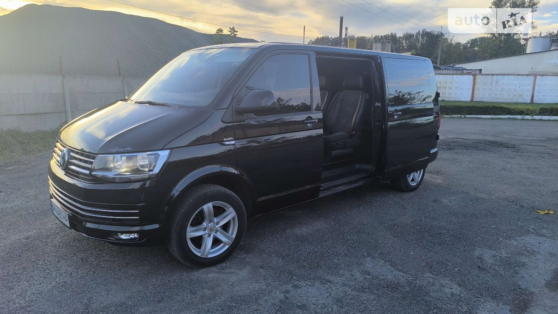 VOLKSWAGEN TRANSPORTER 2017