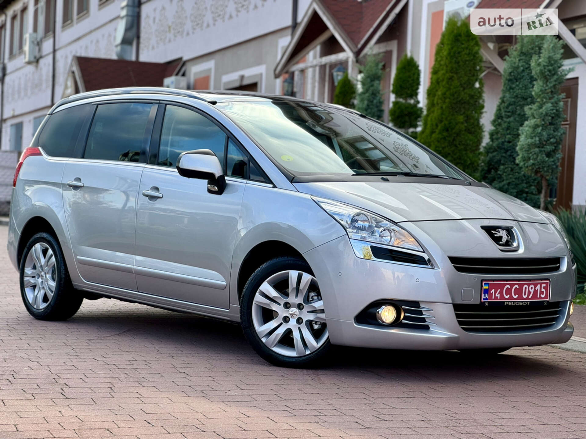Головне фото звіту автомобіля PEUGEOT 5008 2012
