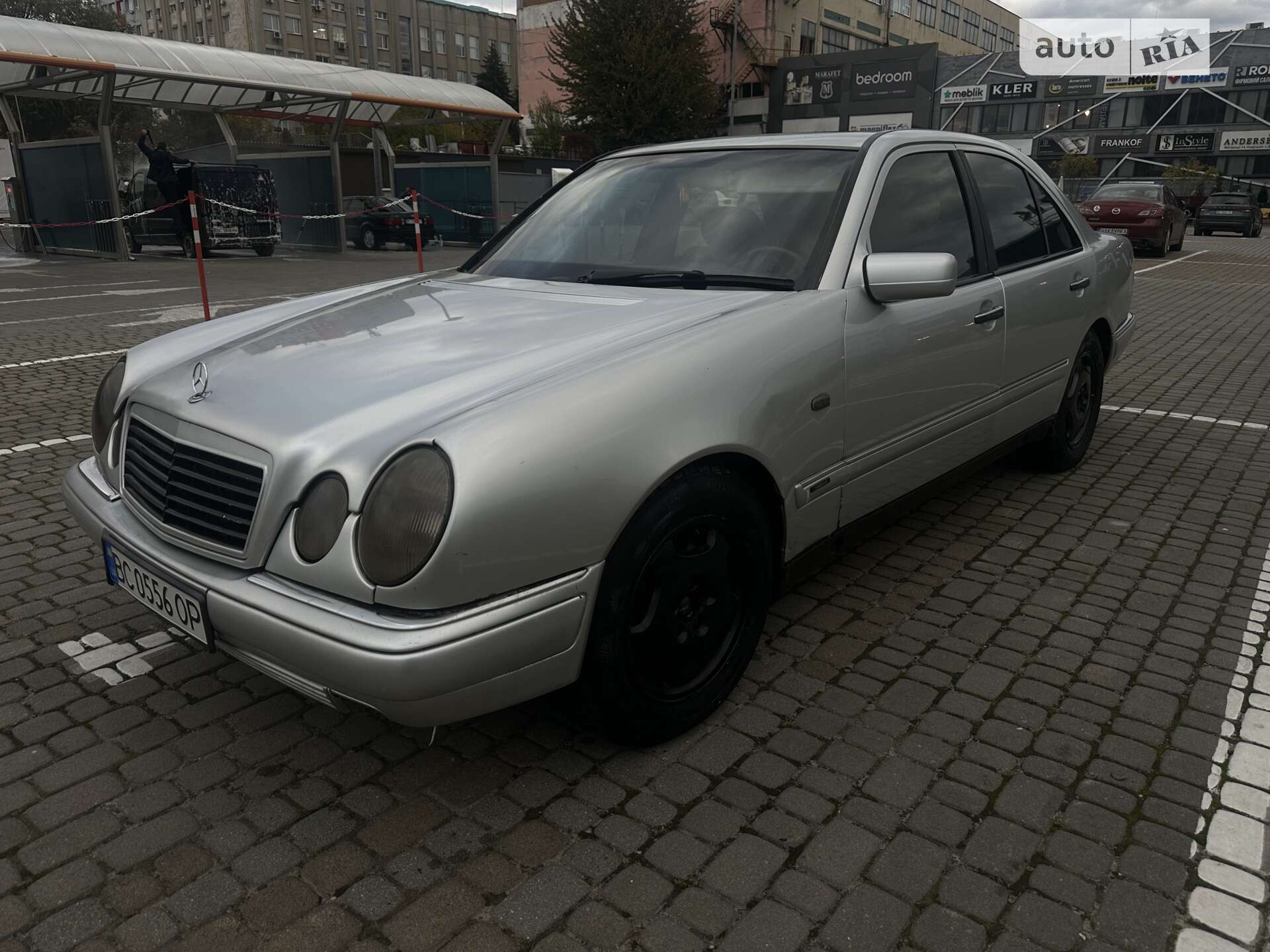 MERCEDES-BENZ 280 1996