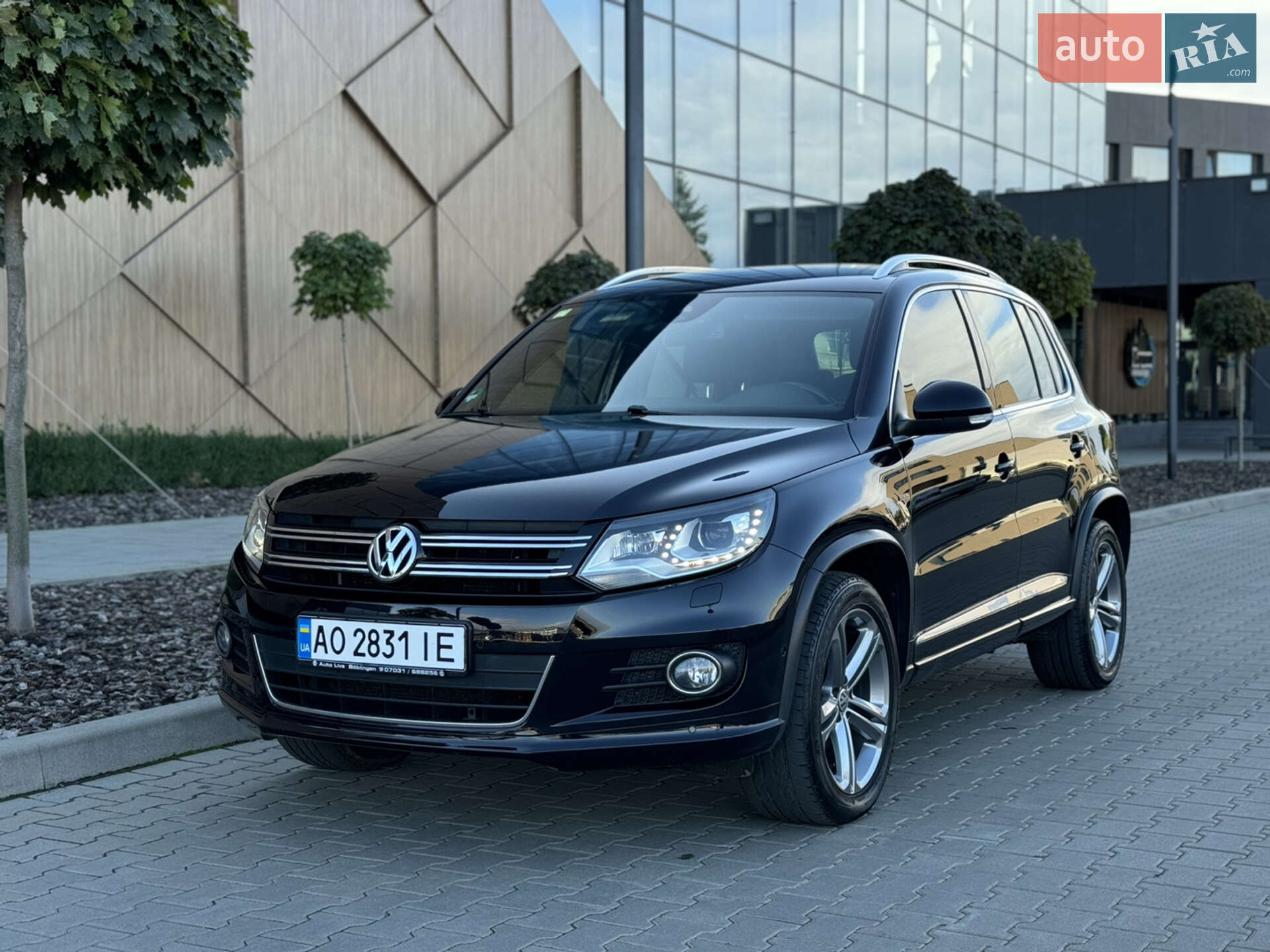 VOLKSWAGEN TIGUAN 2015