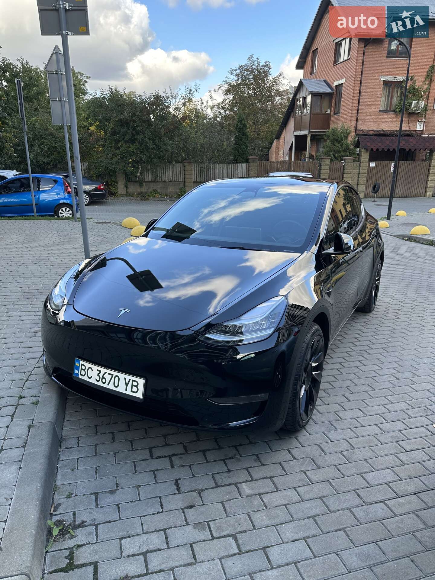 Головне фото звіту автомобіля TESLA MODEL Y 2022