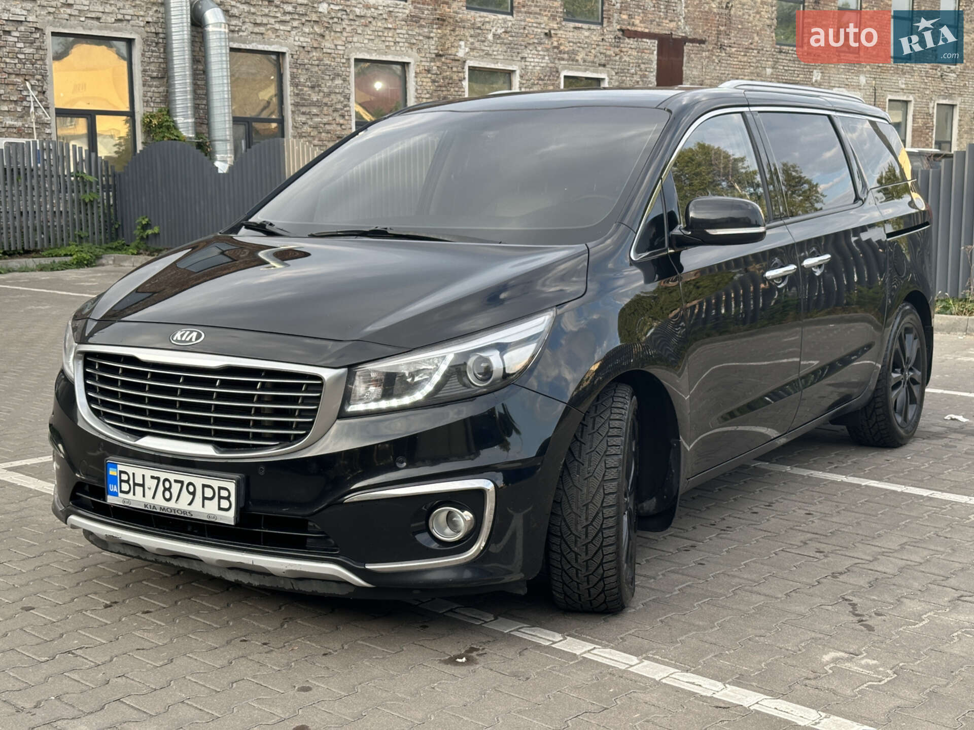 KIA CARNIVAL 2017