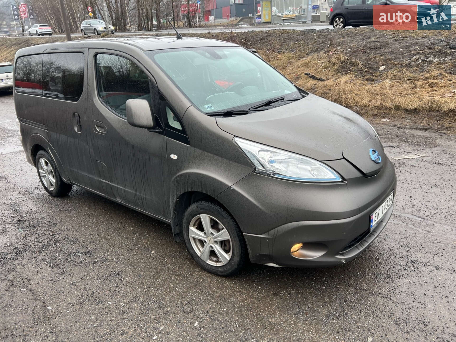 NISSAN E-NV 200 2015
