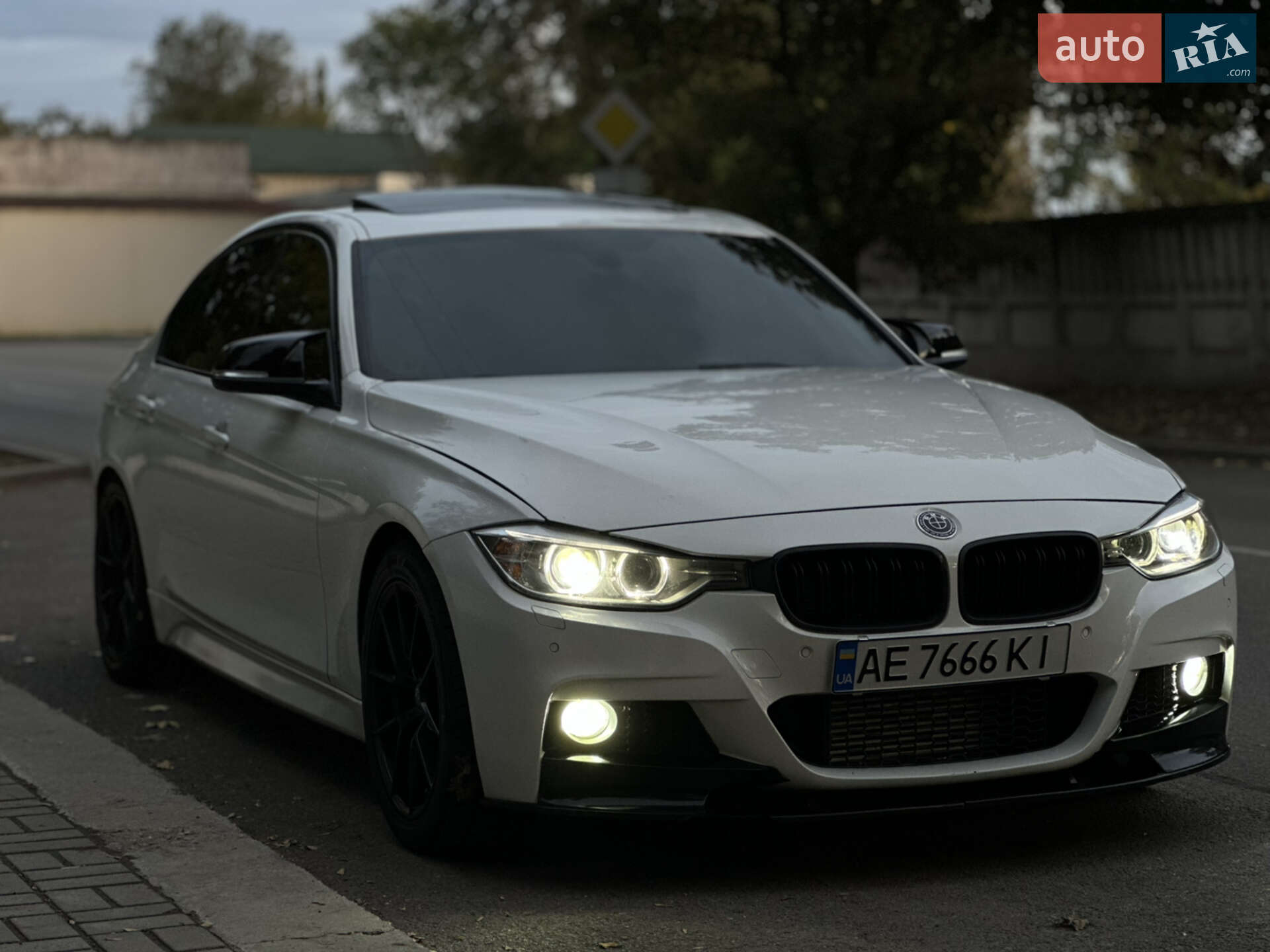 Головне фото звіту автомобіля BMW 328I 2013