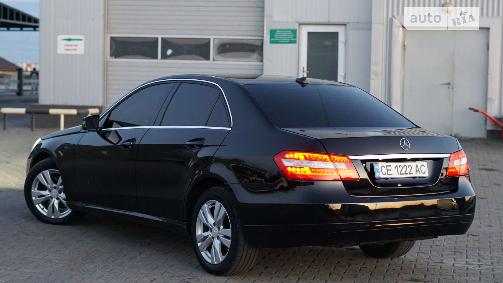 MERCEDES-BENZ E 200 2012