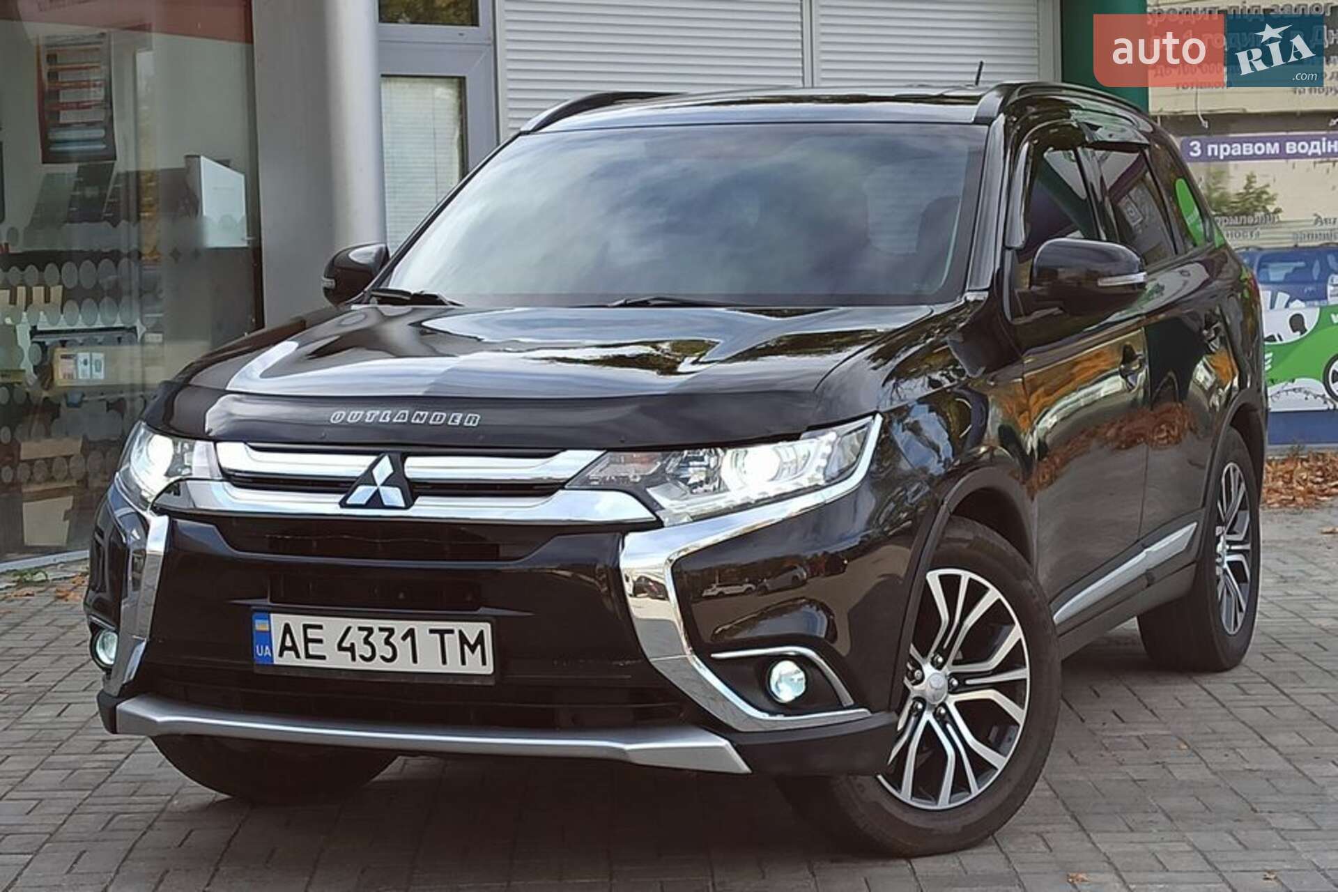 MITSUBISHI OUTLANDER