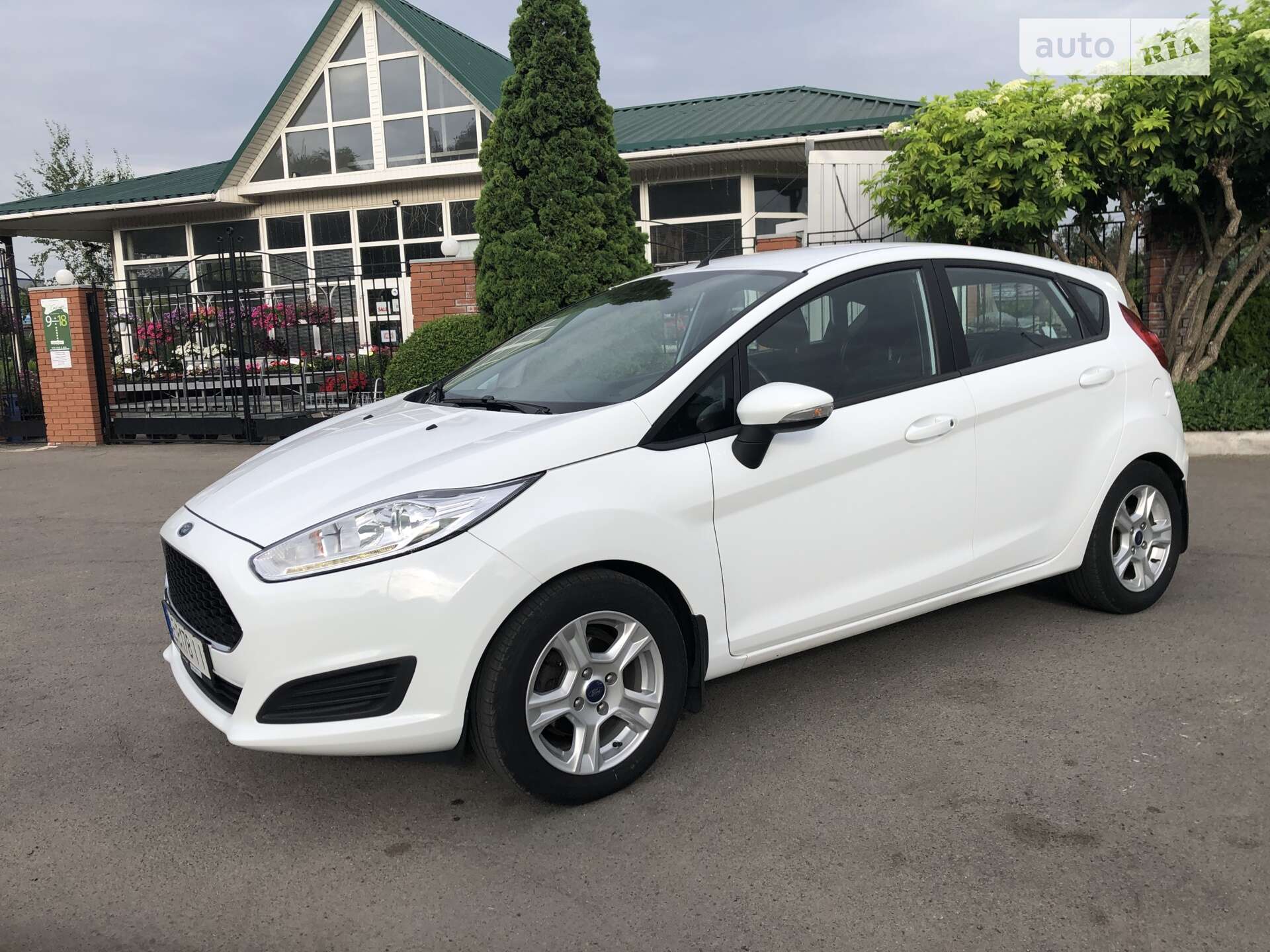 Головне фото звіту автомобіля FORD FIESTA 2016