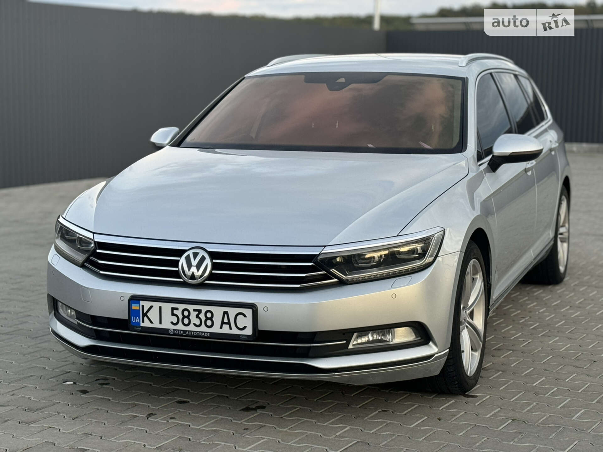 VOLKSWAGEN PASSAT 2015