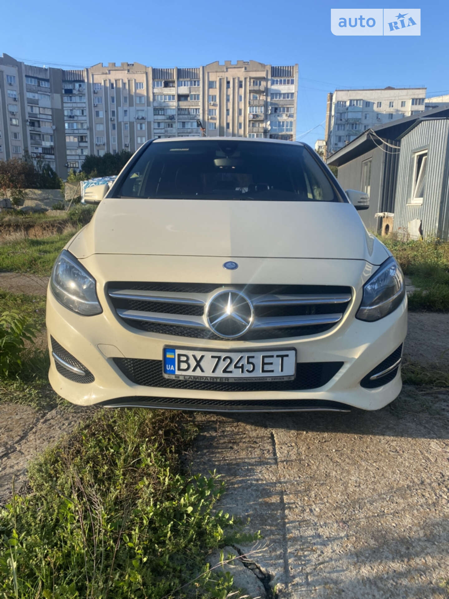 MERCEDES-BENZ B 180 2015