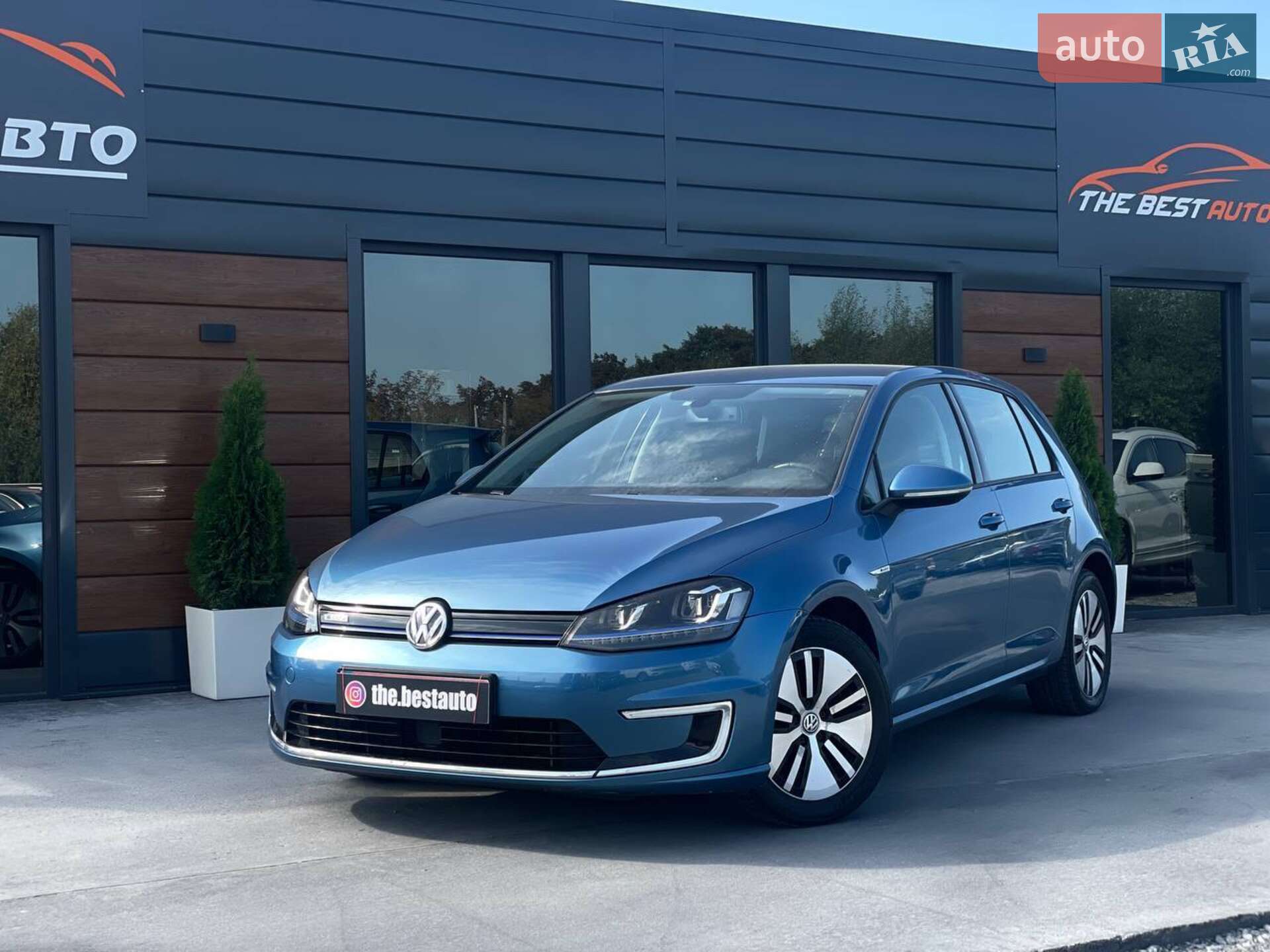 VOLKSWAGEN E-GOLF 2015