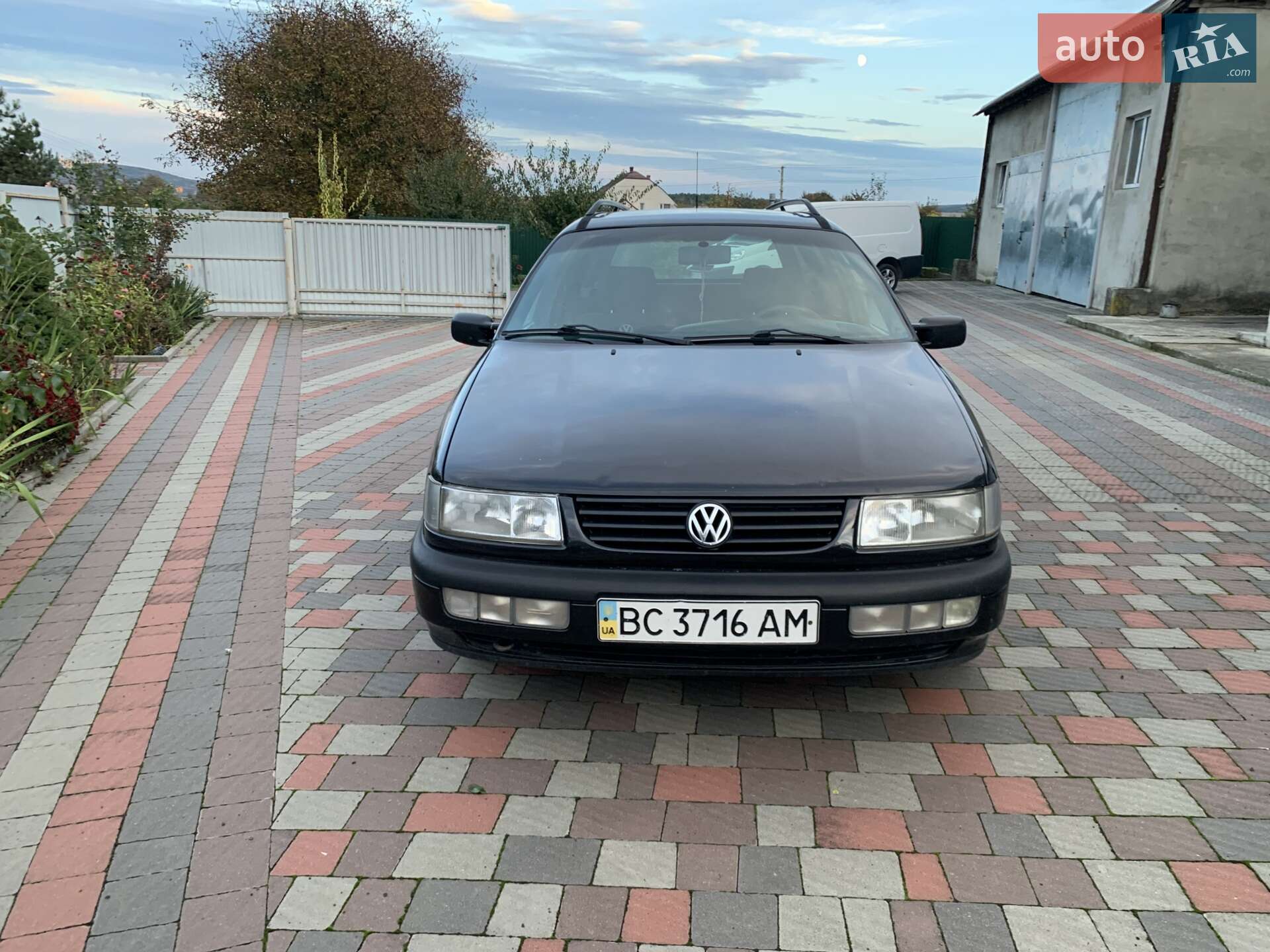 VOLKSWAGEN PASSAT 1996
