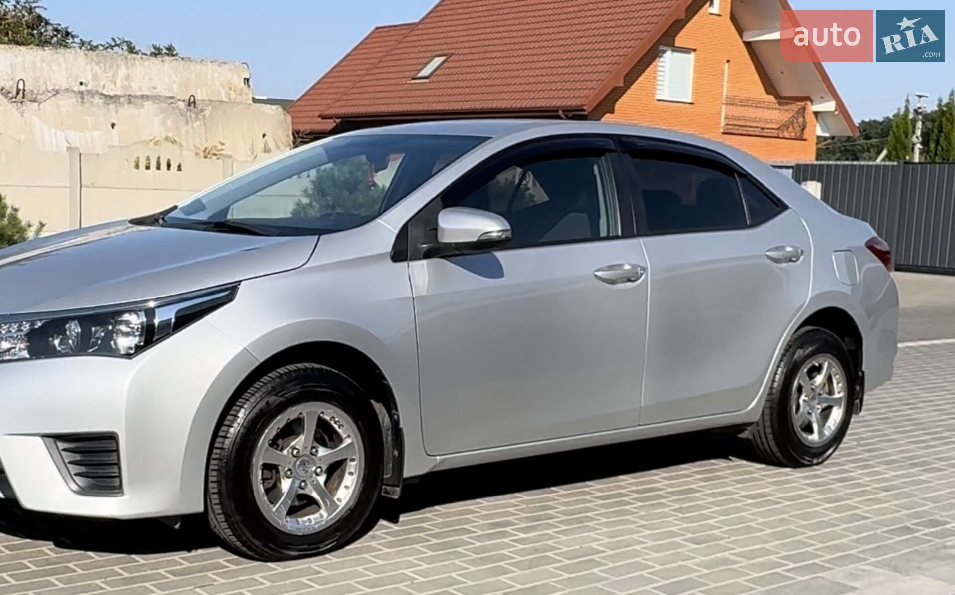 TOYOTA COROLLA 2015