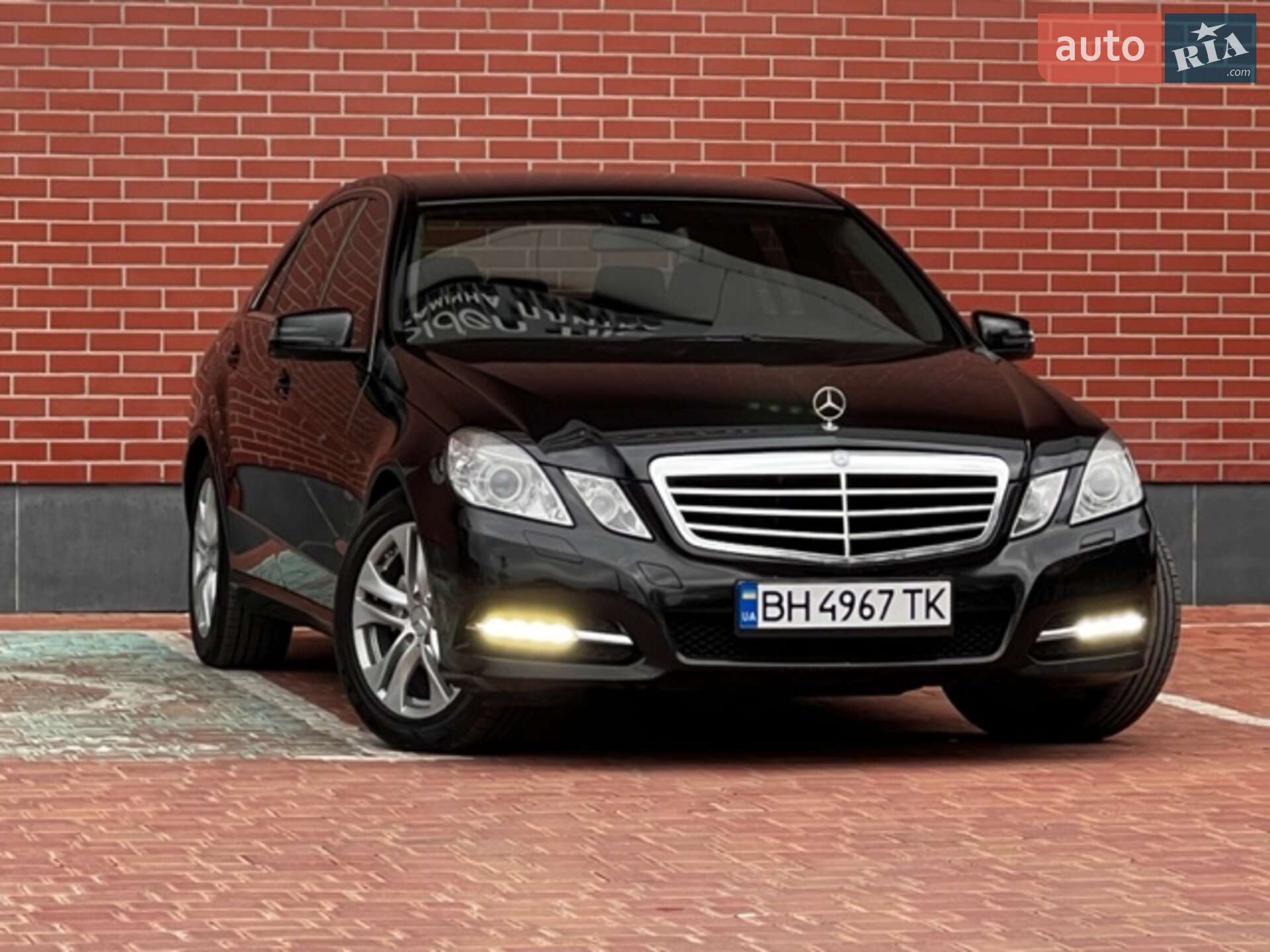 MERCEDES-BENZ E 220