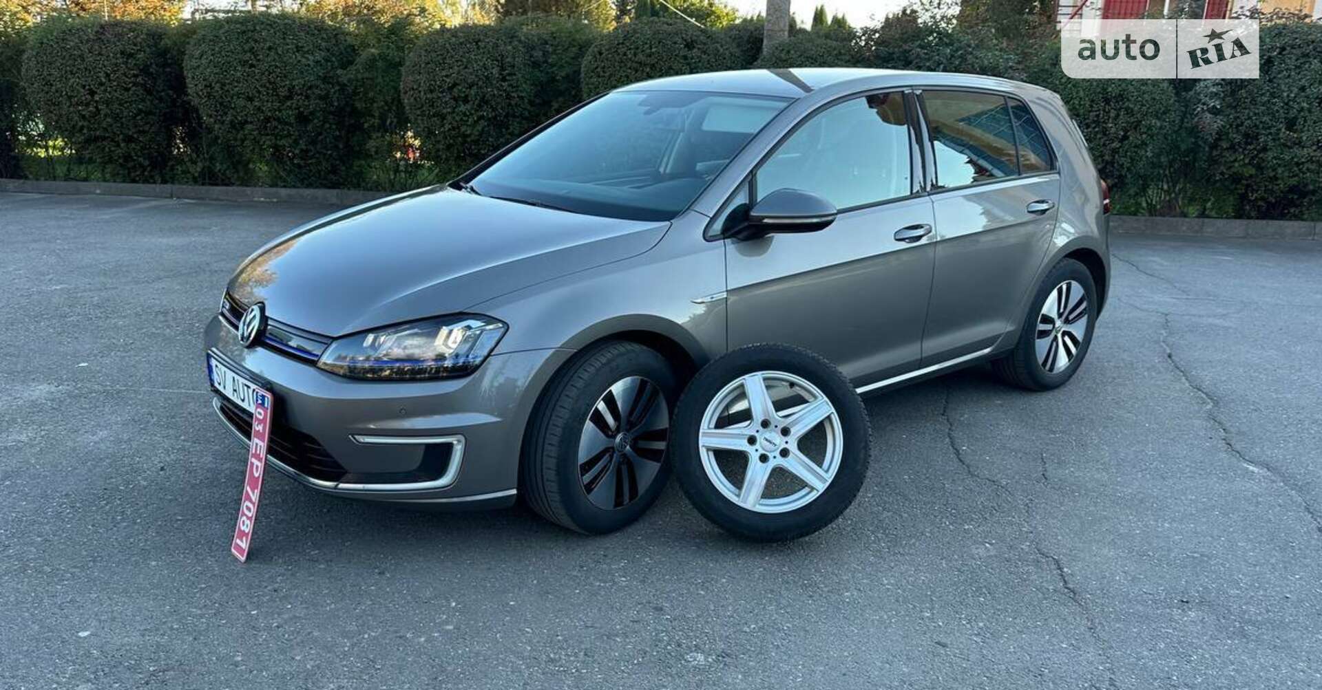 VOLKSWAGEN E-GOLF 2015
