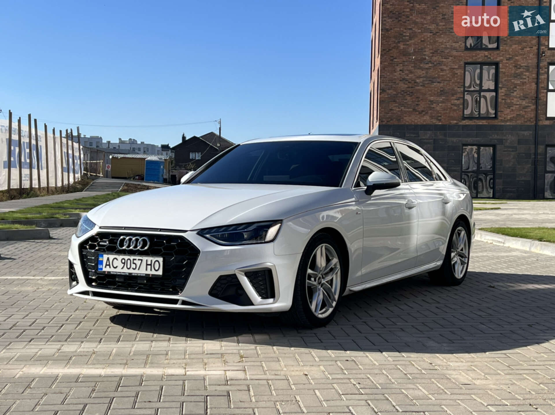 AUDI A4 2021