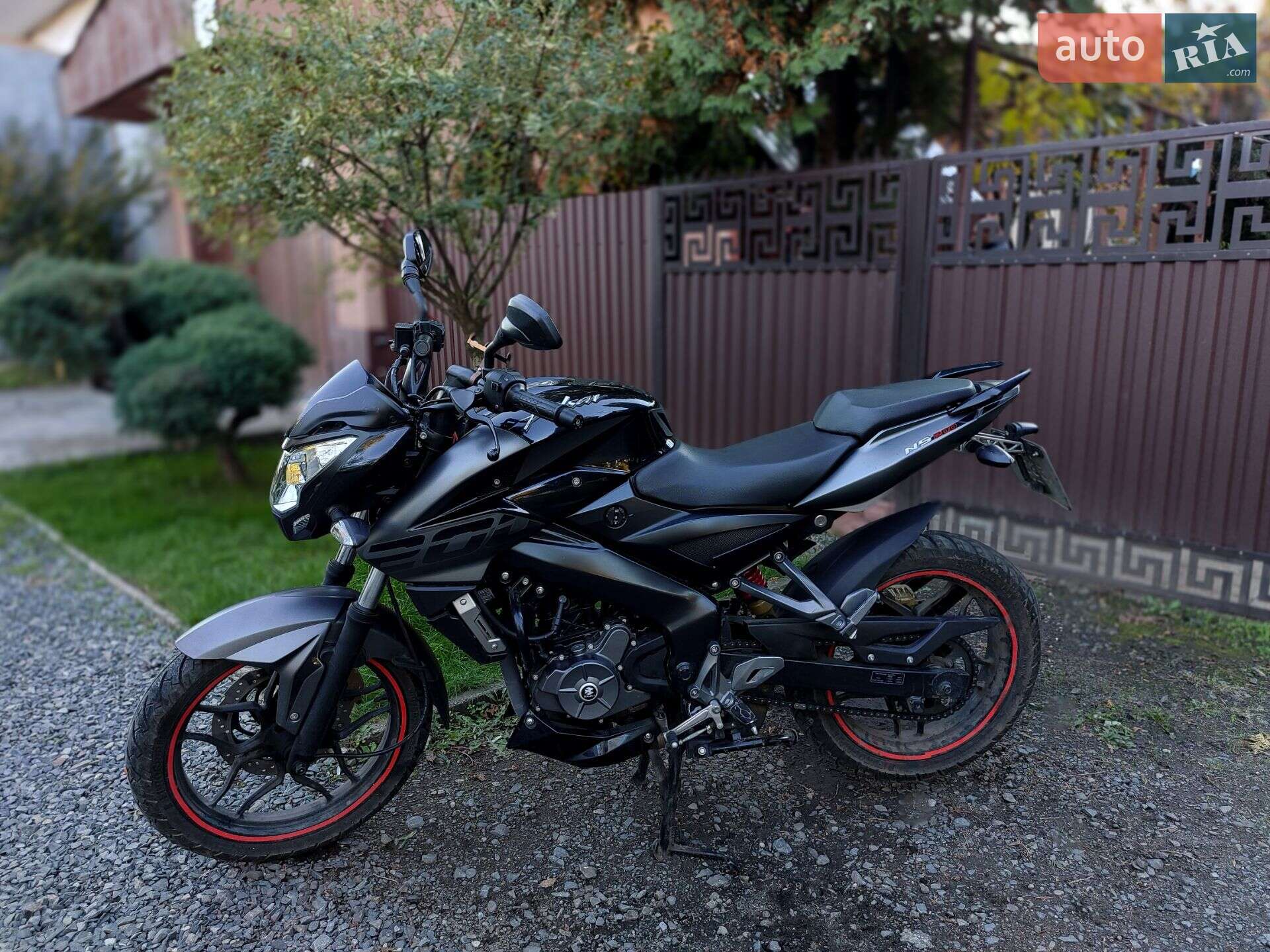 BAJAJ PULSAR NS200 2018