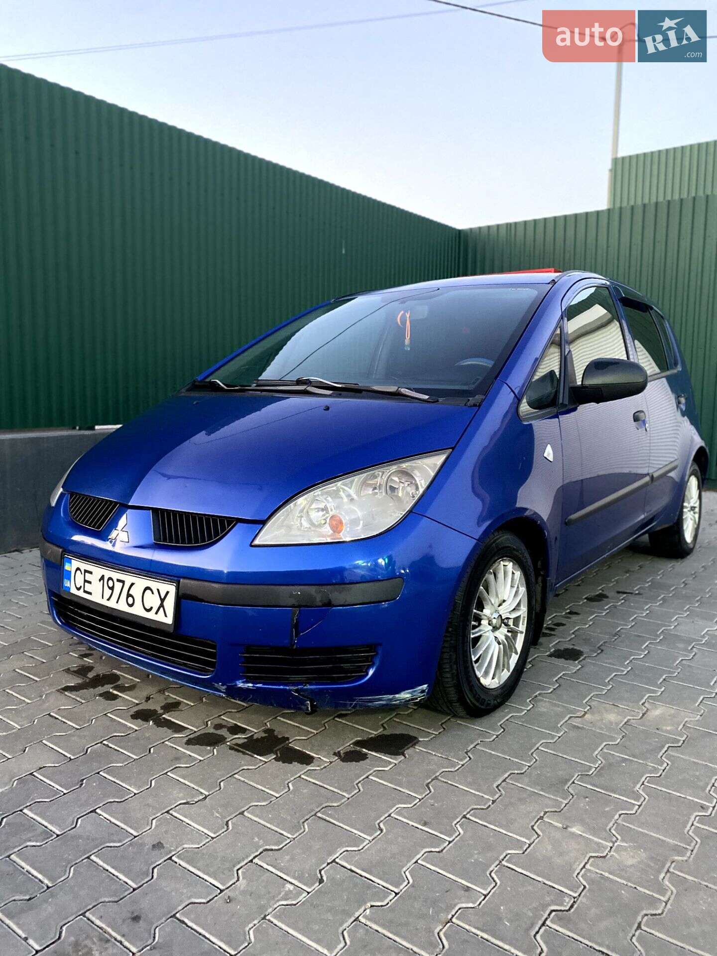 MITSUBISHI COLT