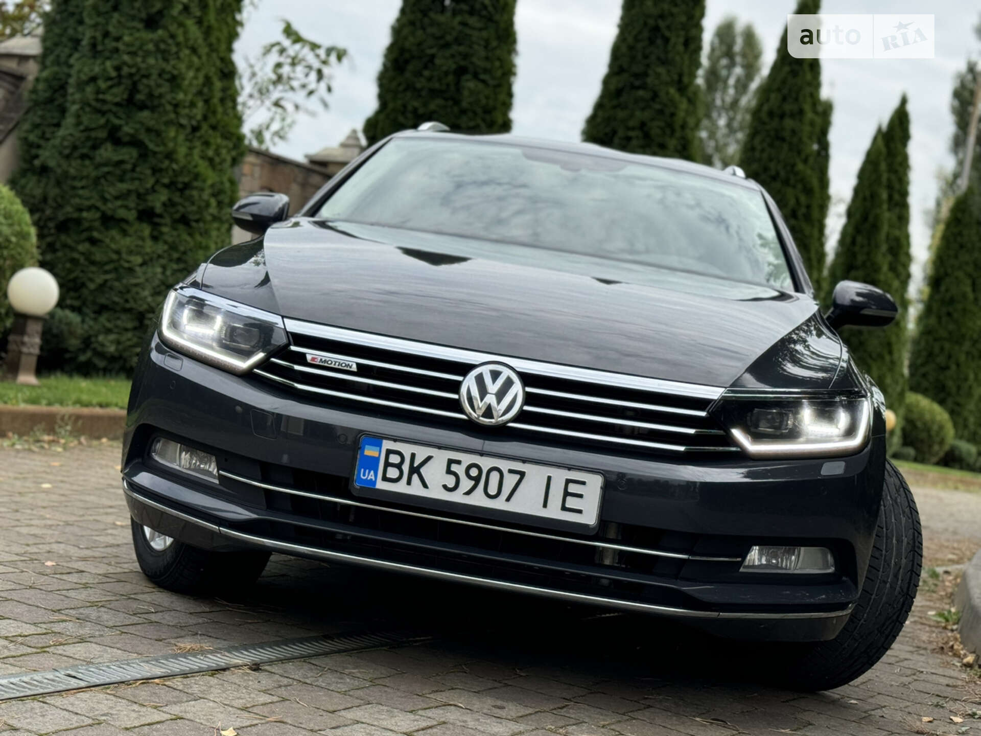 VOLKSWAGEN PASSAT 2016