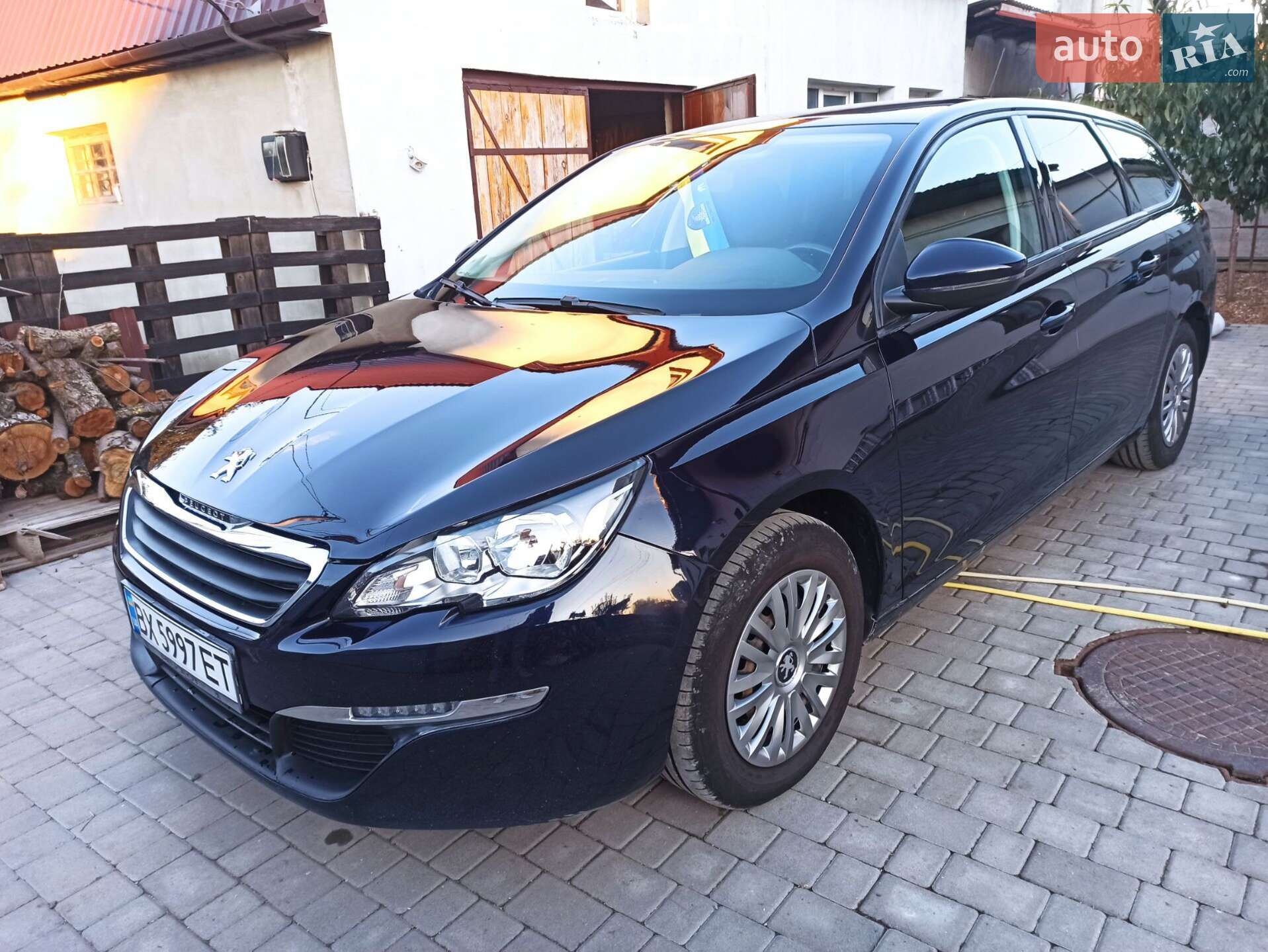 Головне фото звіту автомобіля PEUGEOT 308 2015