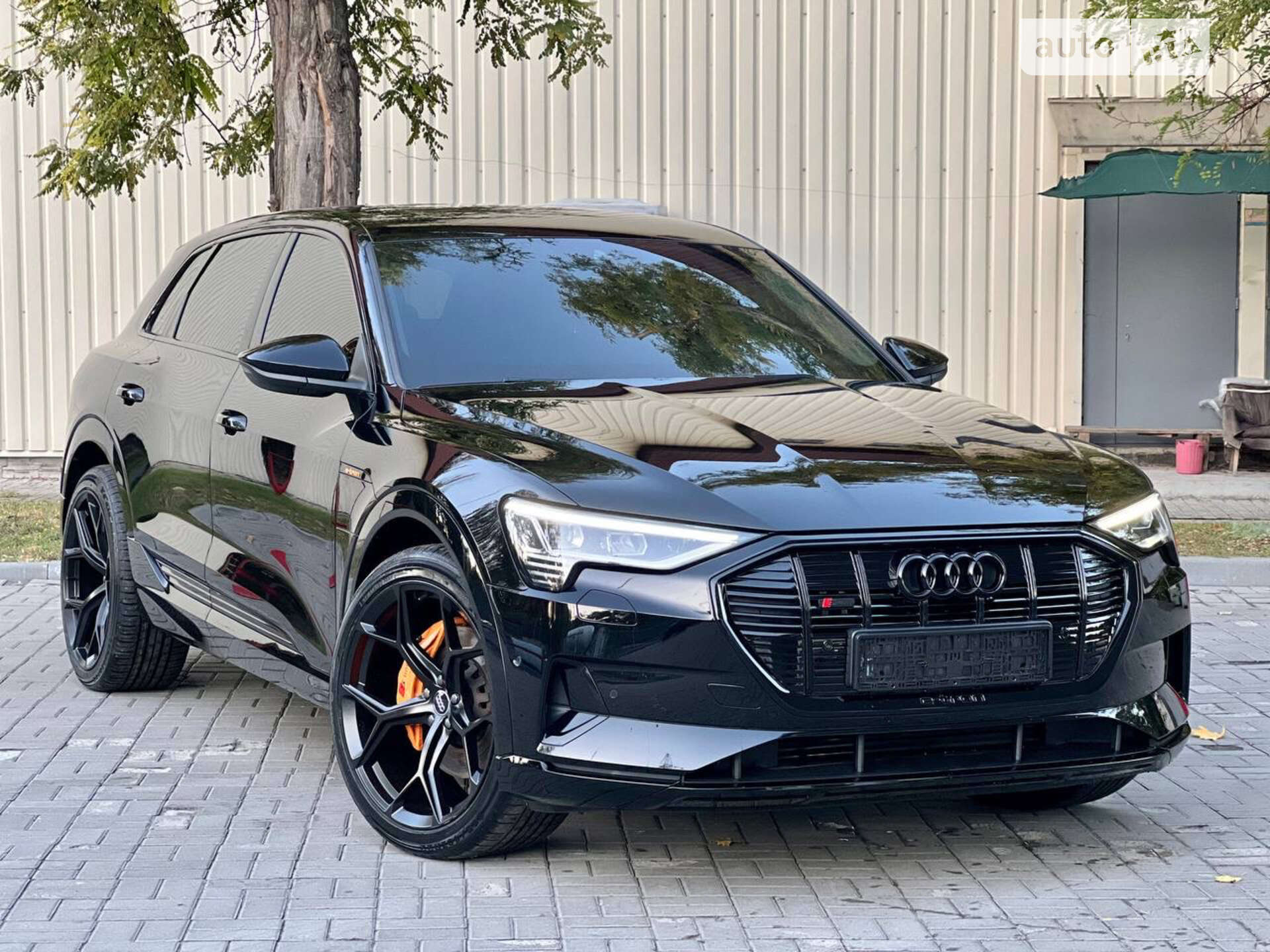 Головне фото звіту автомобіля AUDI E-TRON 55 2022