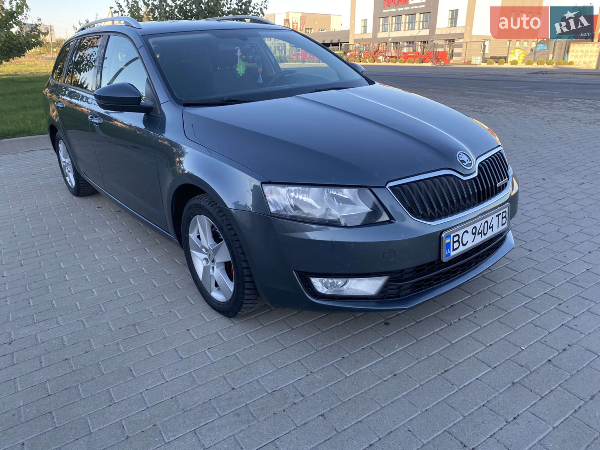Головне фото звіту автомобіля SKODA OCTAVIA 2014