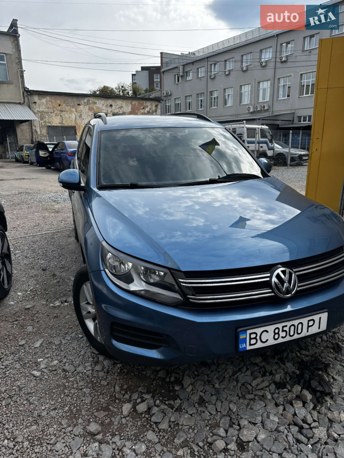 VOLKSWAGEN TIGUAN 2016