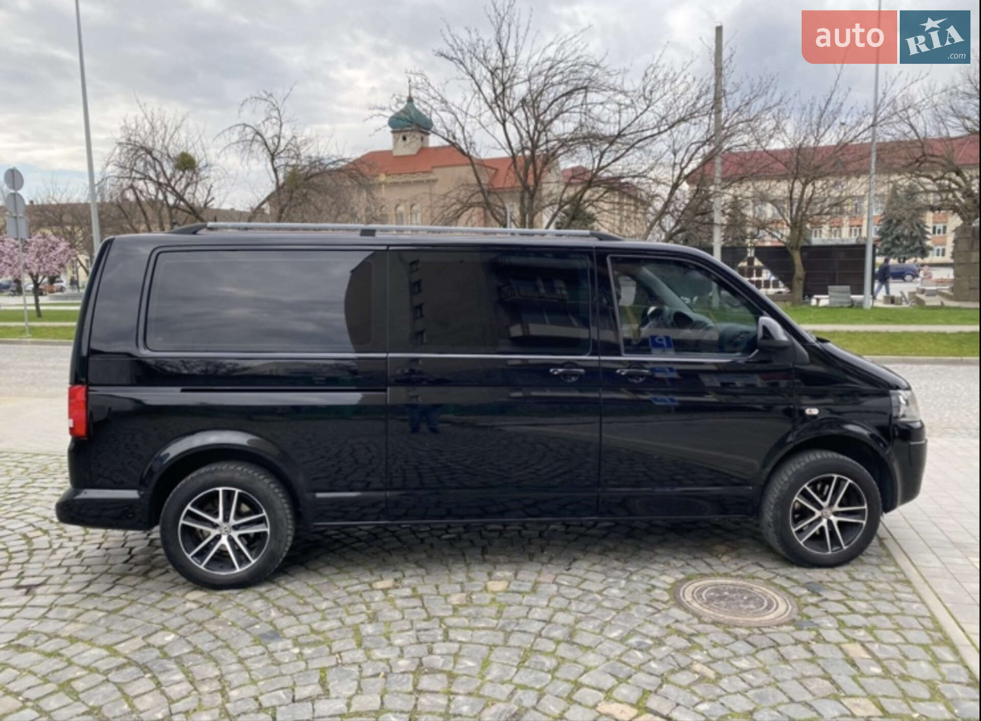 VOLKSWAGEN CARAVELLE 2013