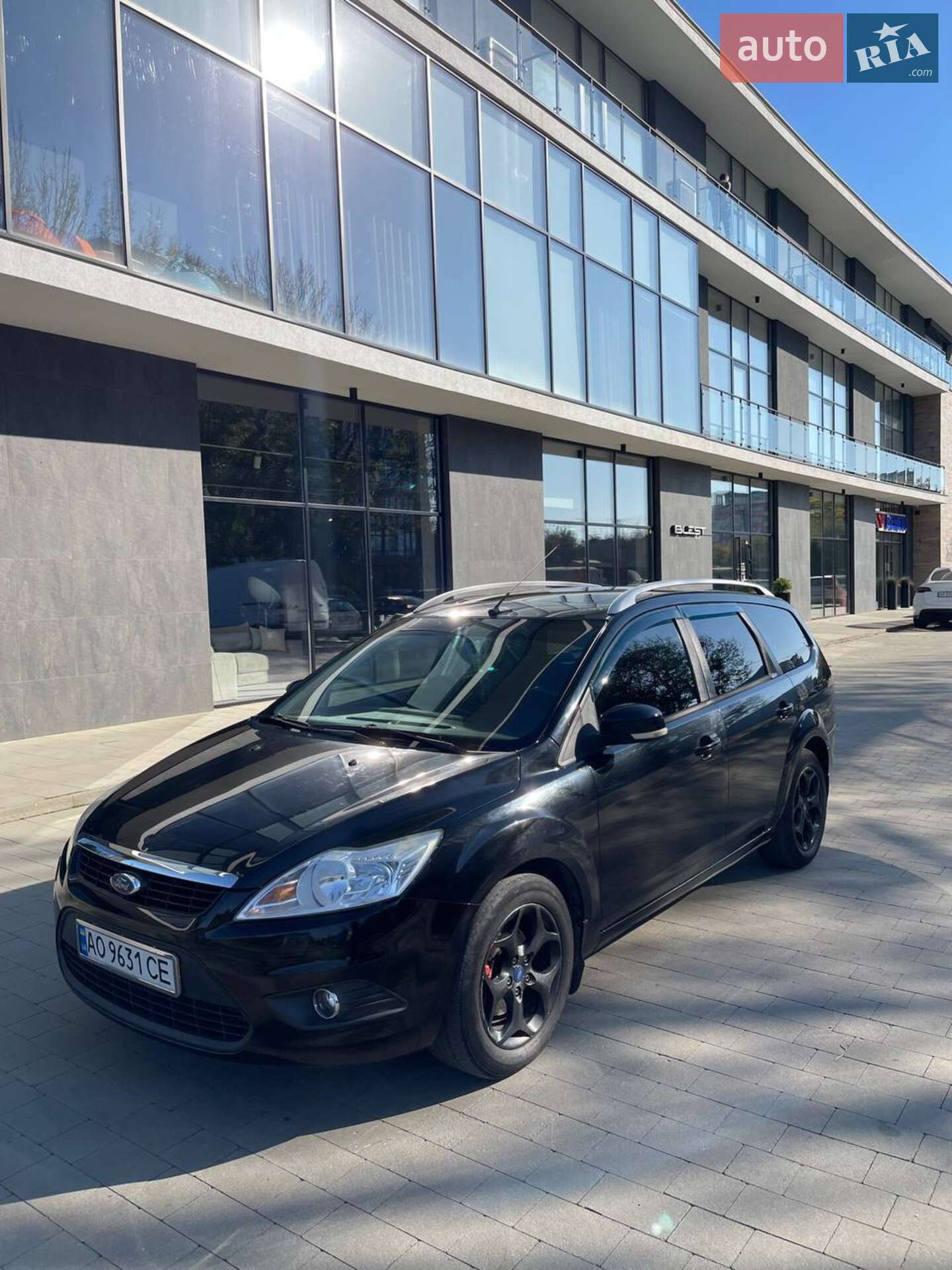 Головне фото звіту автомобіля FORD FOCUS 2010