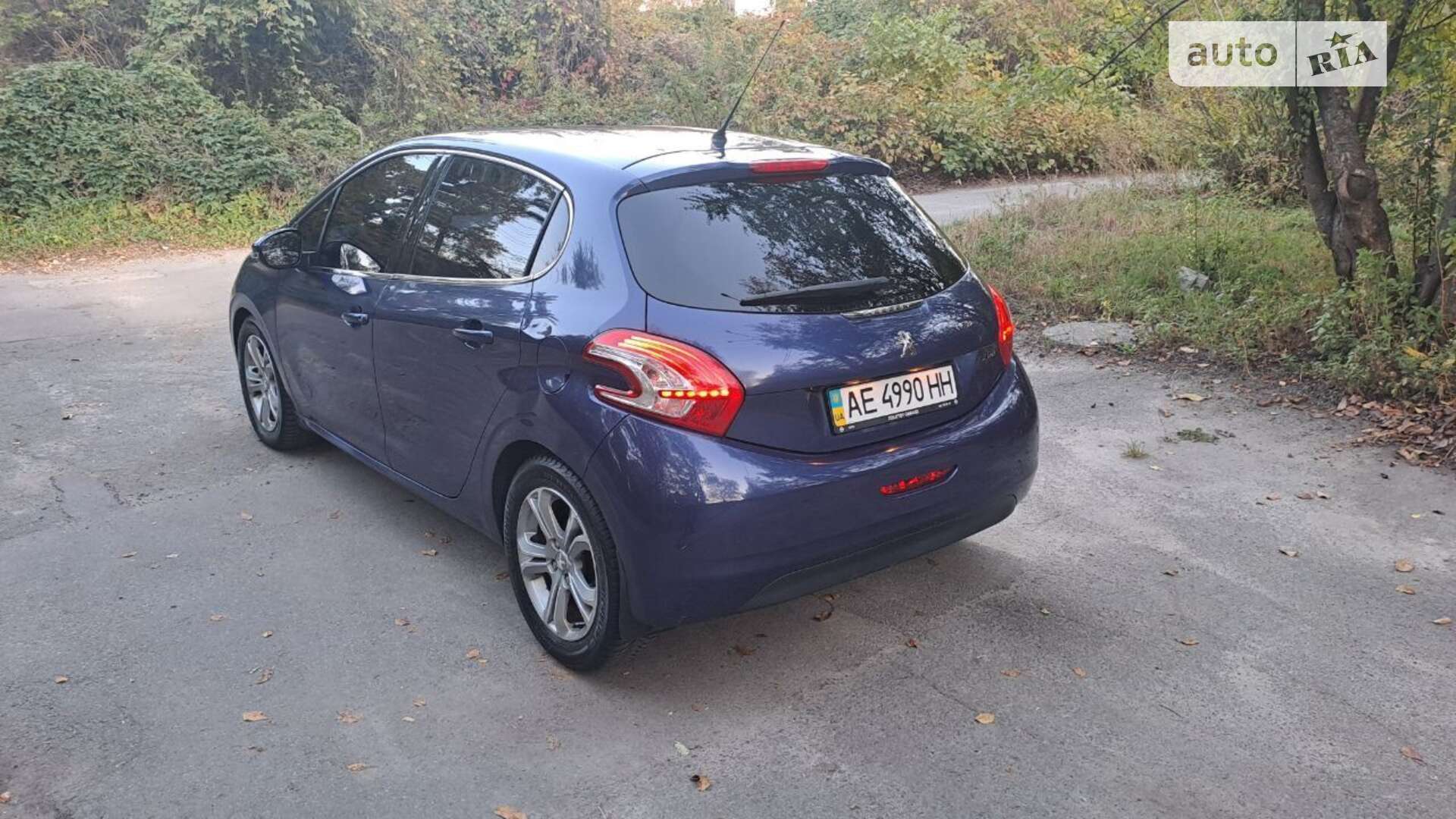 PEUGEOT 208 2013