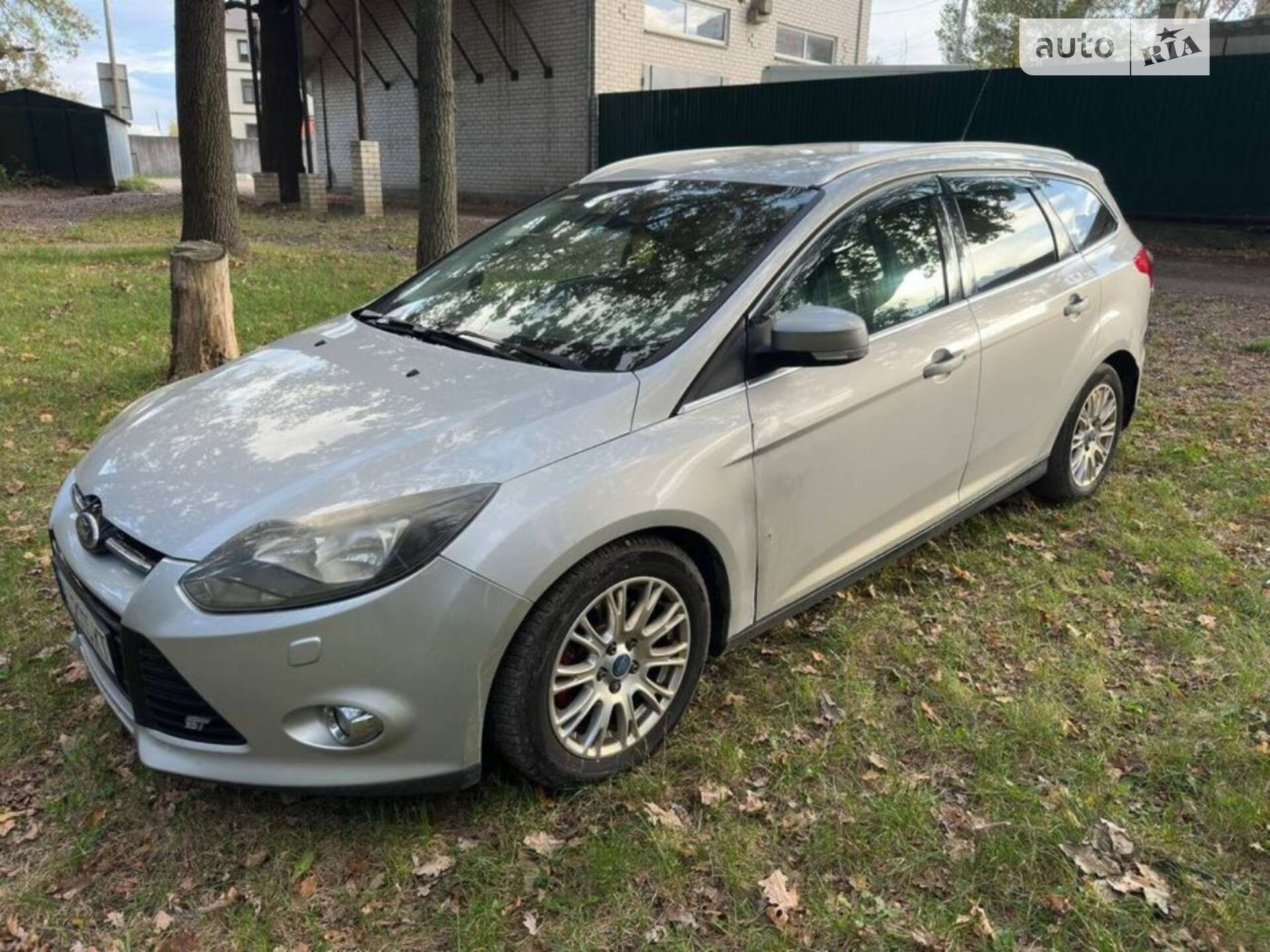 Головне фото звіту автомобіля FORD FOCUS 2011
