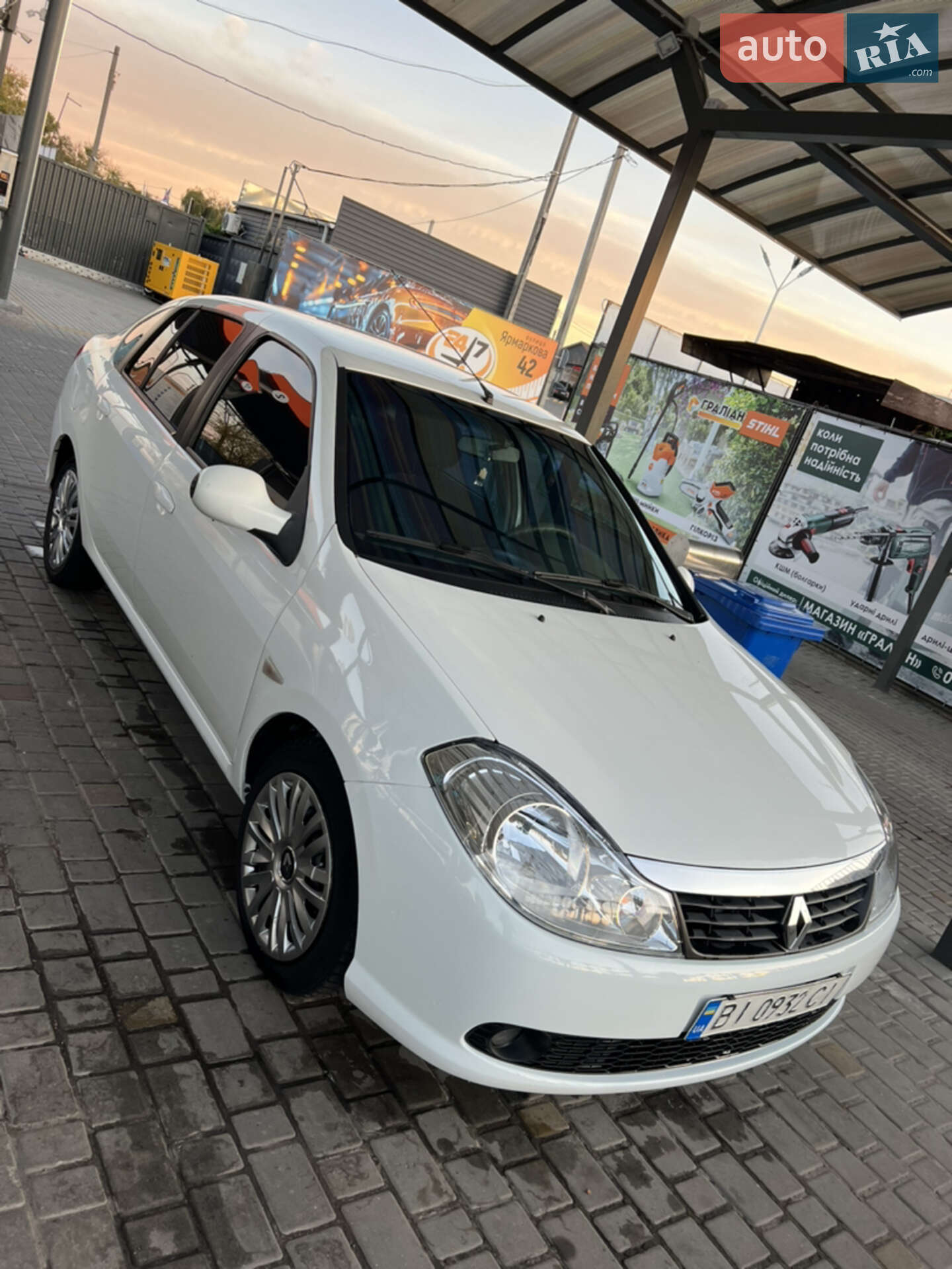 RENAULT SYMBOL 2010