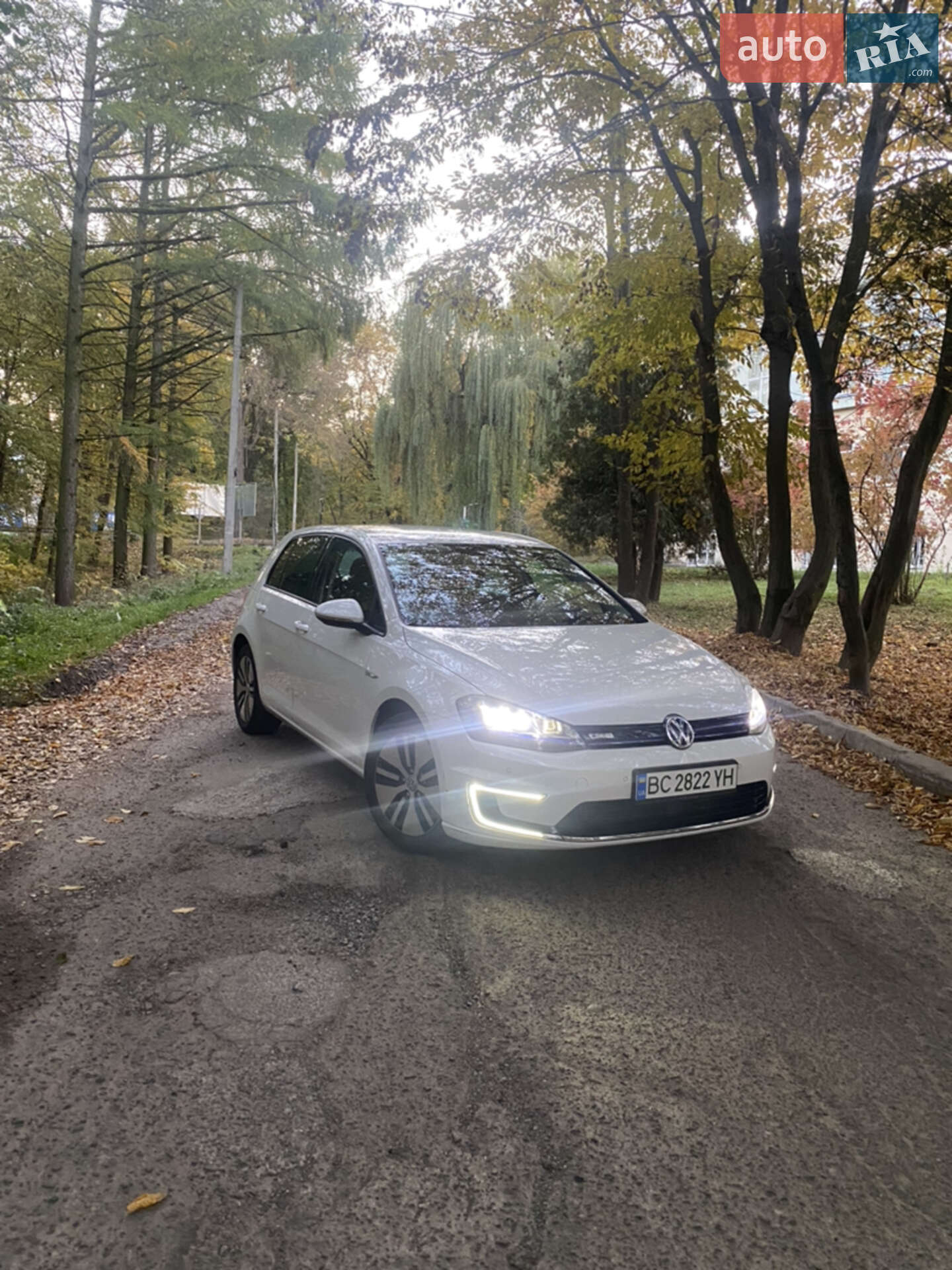VOLKSWAGEN E-GOLF 2015