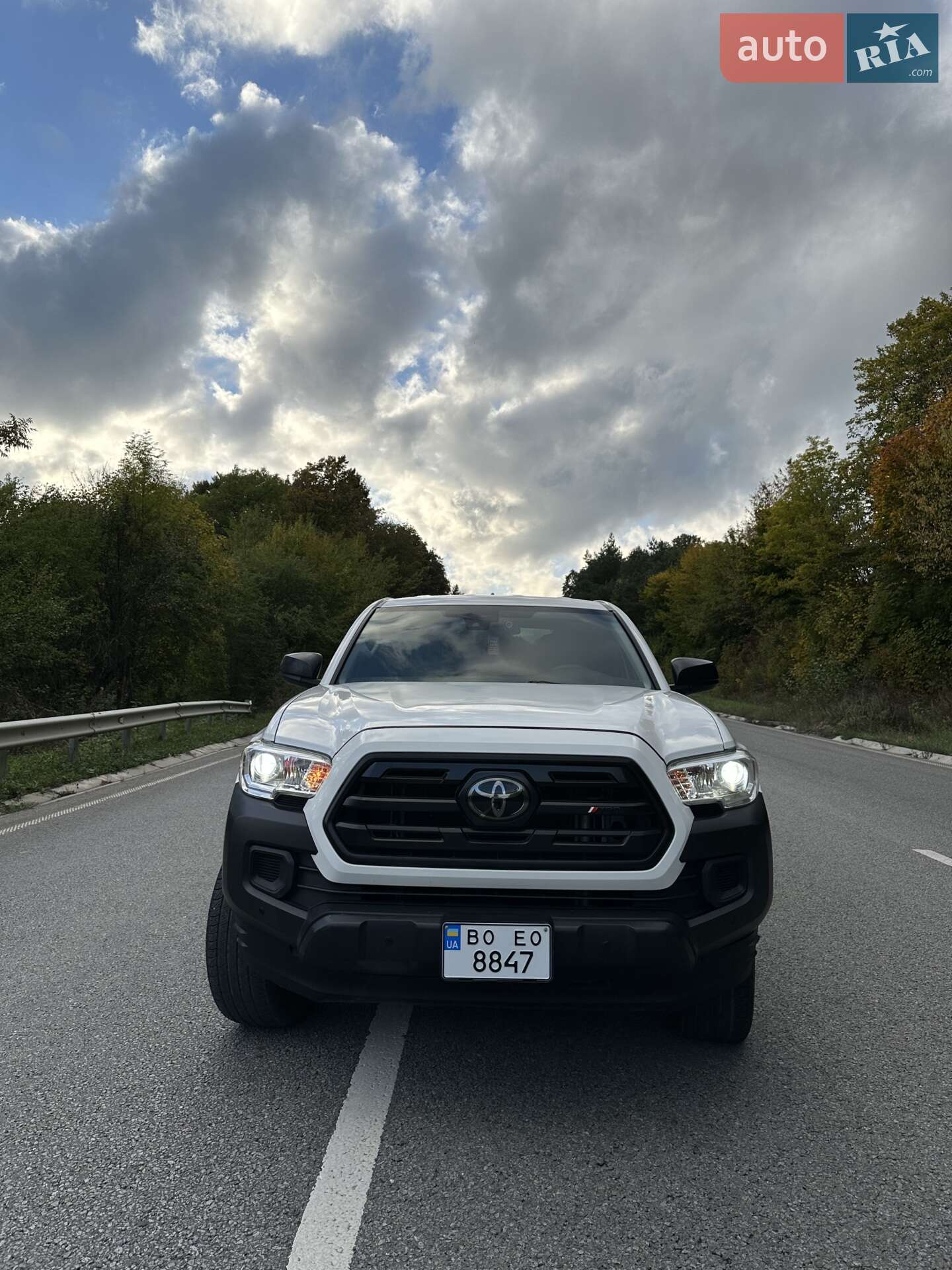 TOYOTA TACOMA 2018