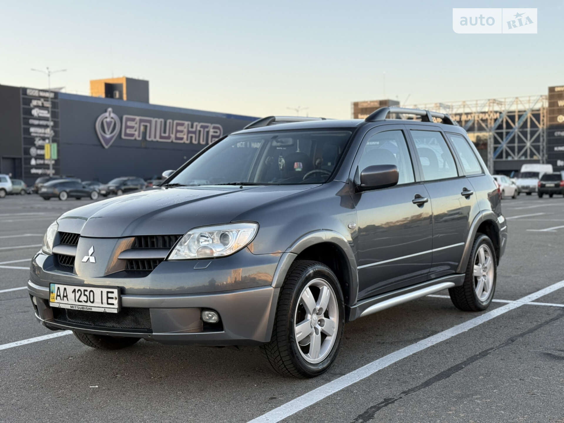 Головне фото звіту автомобіля MITSUBISHI OUTLANDER 2006