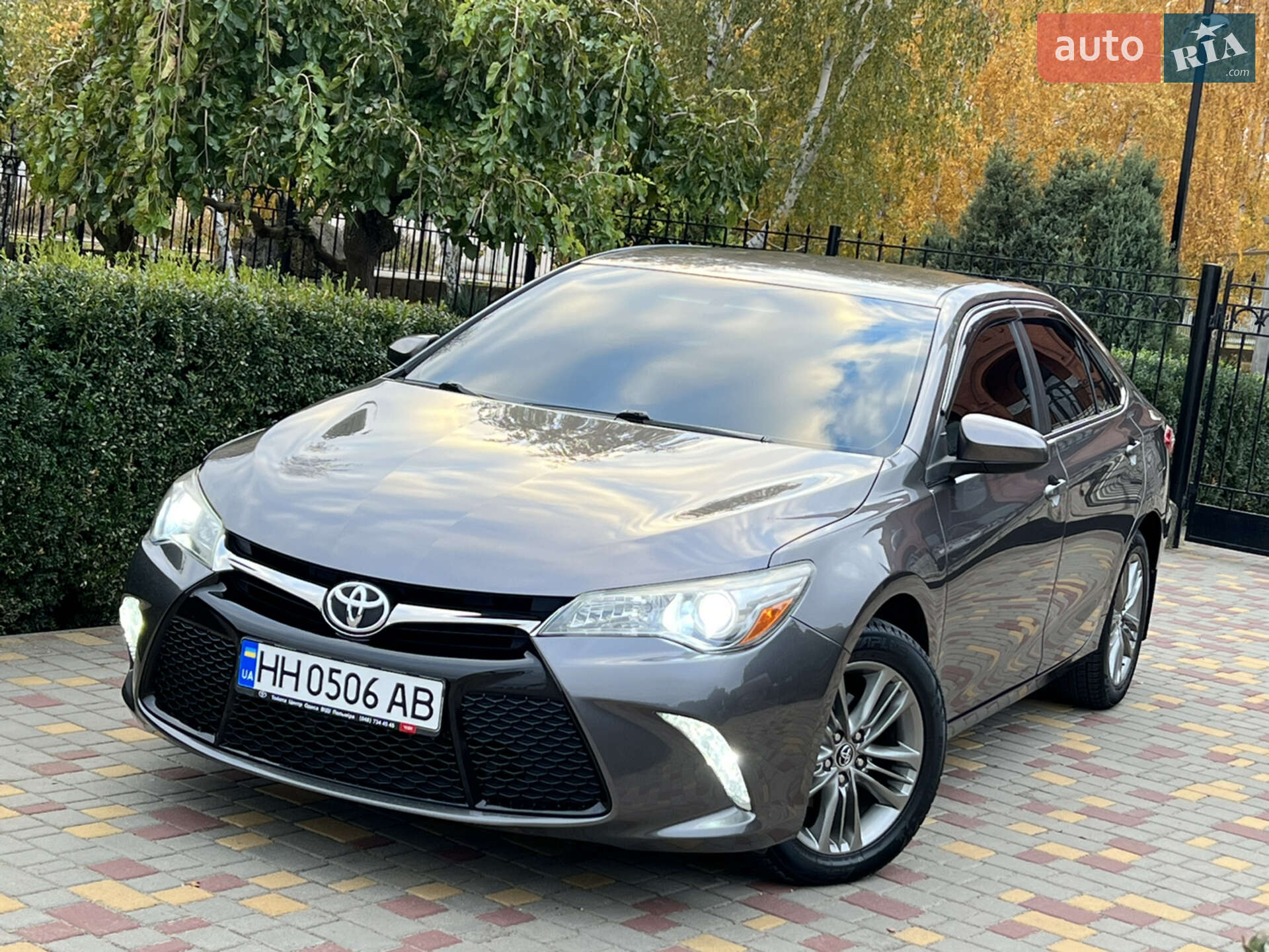 TOYOTA CAMRY