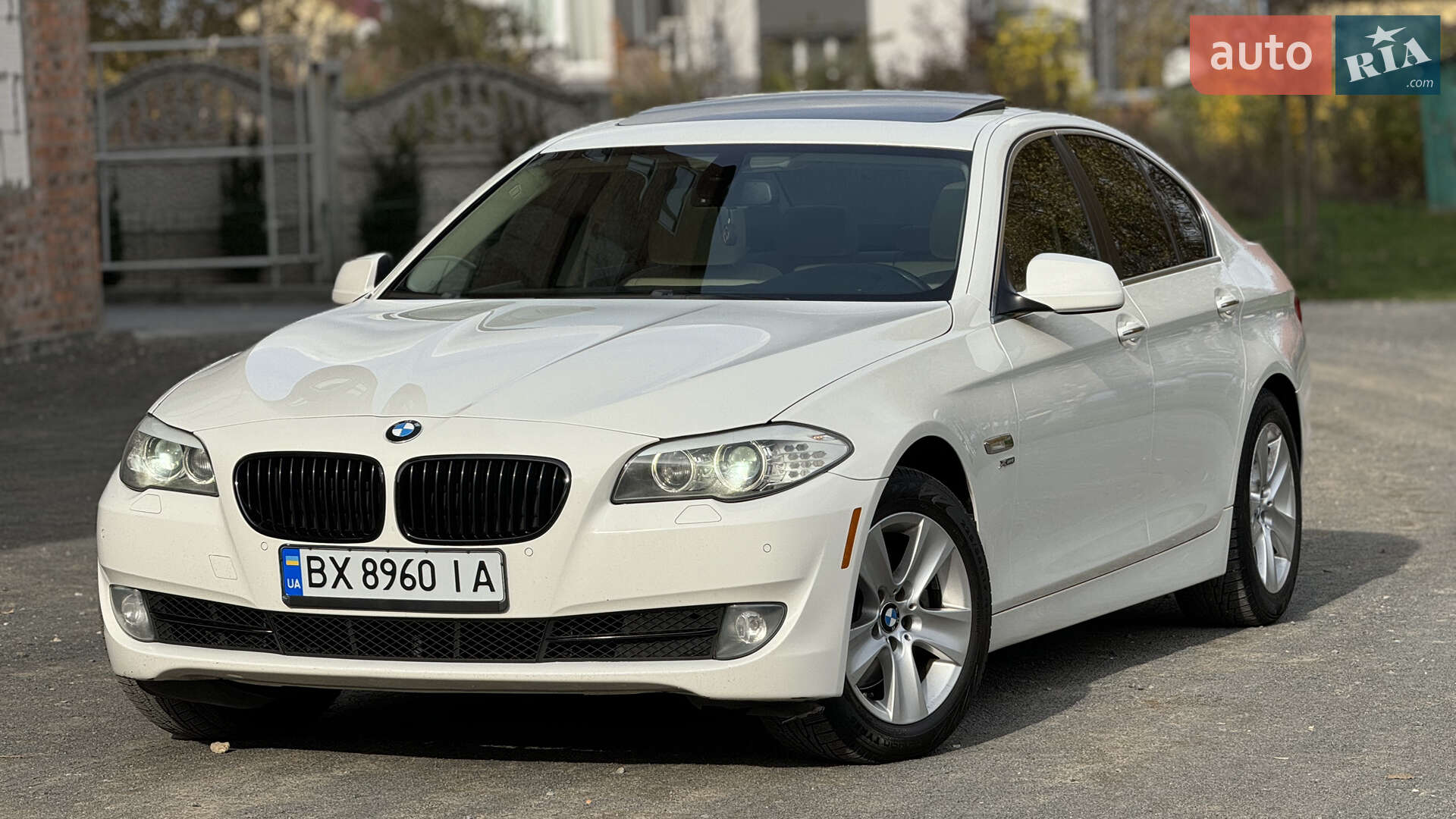 BMW 528XI 2011
