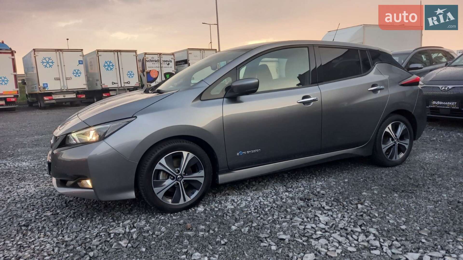 Головне фото звіту автомобіля NISSAN LEAF 2018