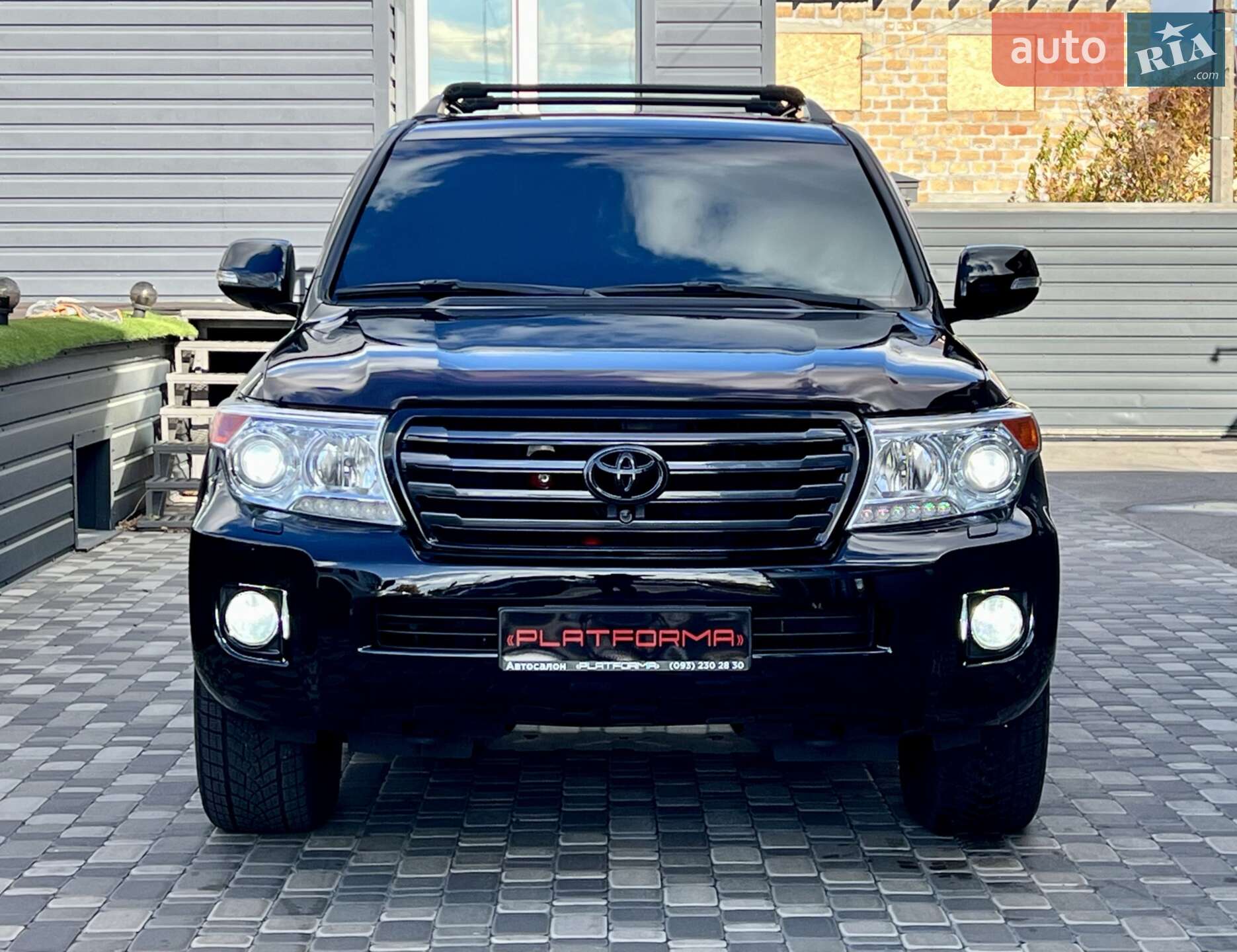 TOYOTA LAND CRUISER 200 2012