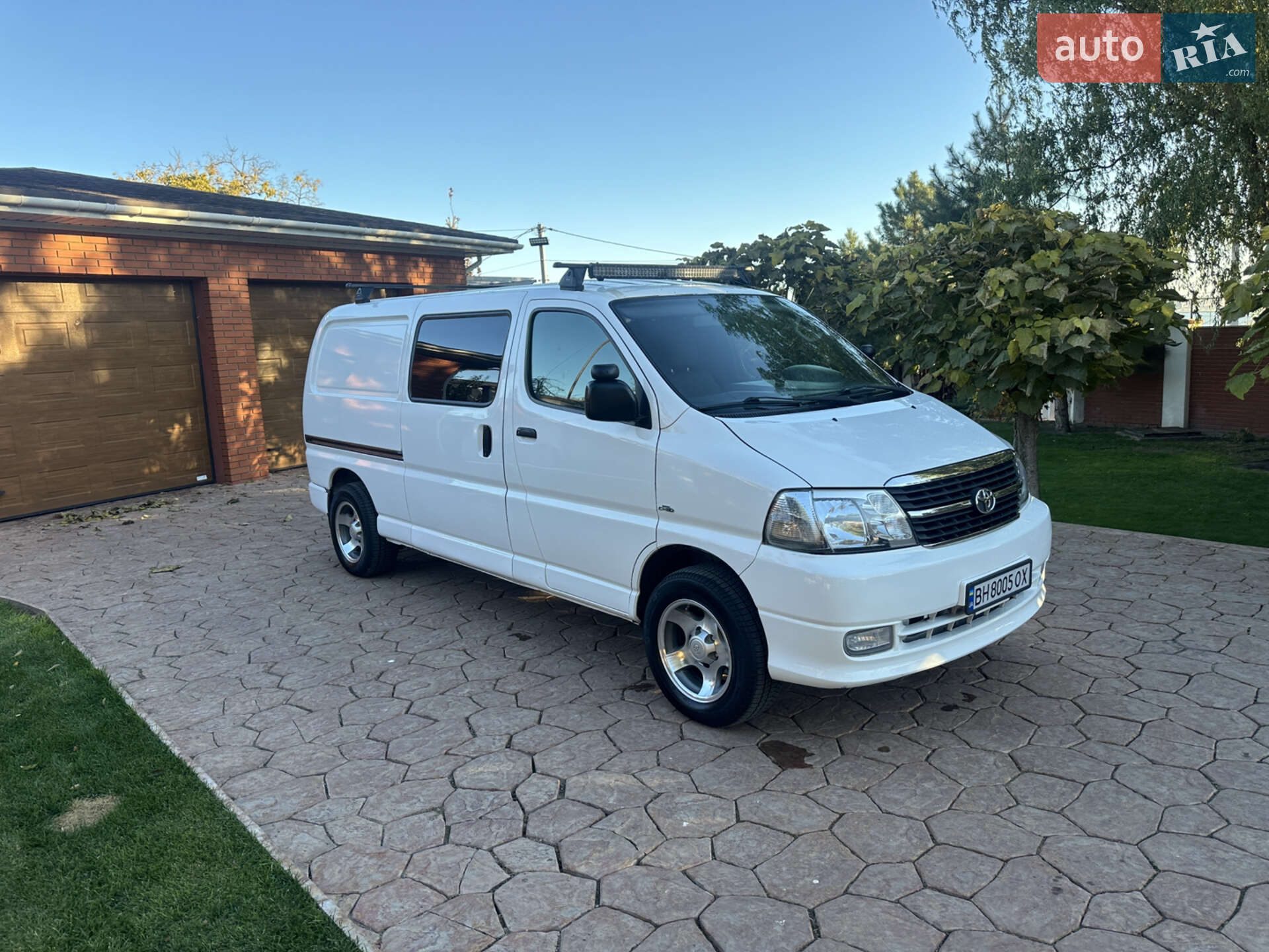 Toyota Hiace 2012