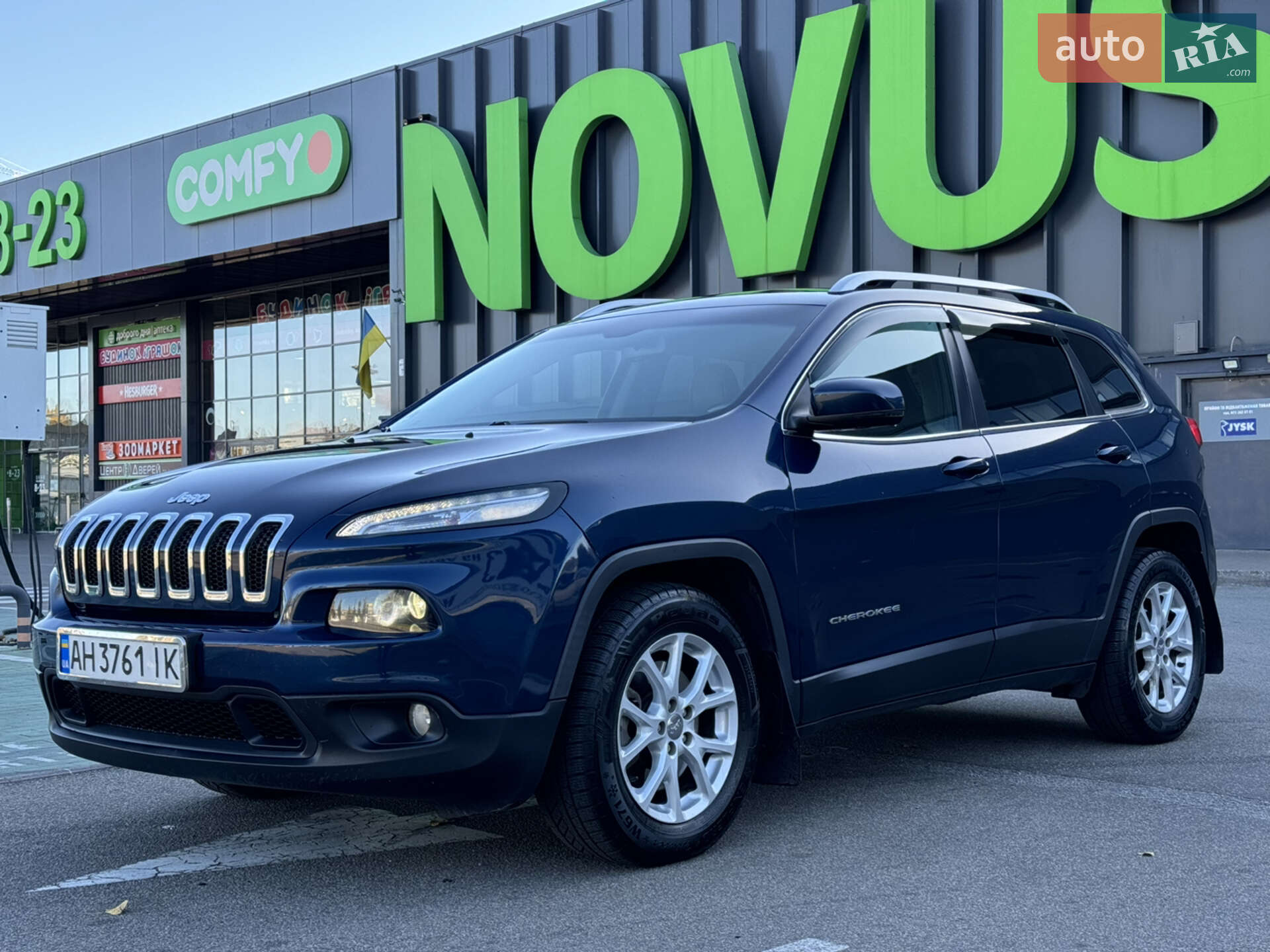 Головне фото звіту автомобіля JEEP CHEROKEE 2017