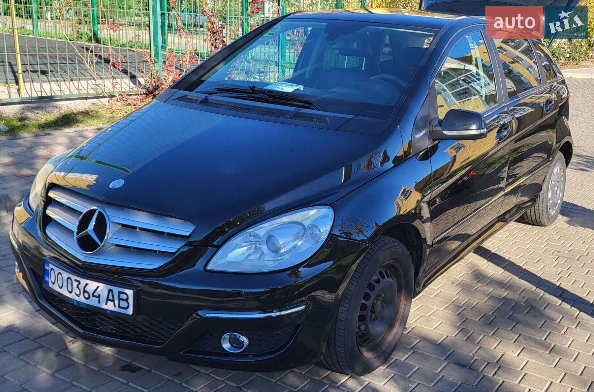 MERCEDES-BENZ B 180 2010