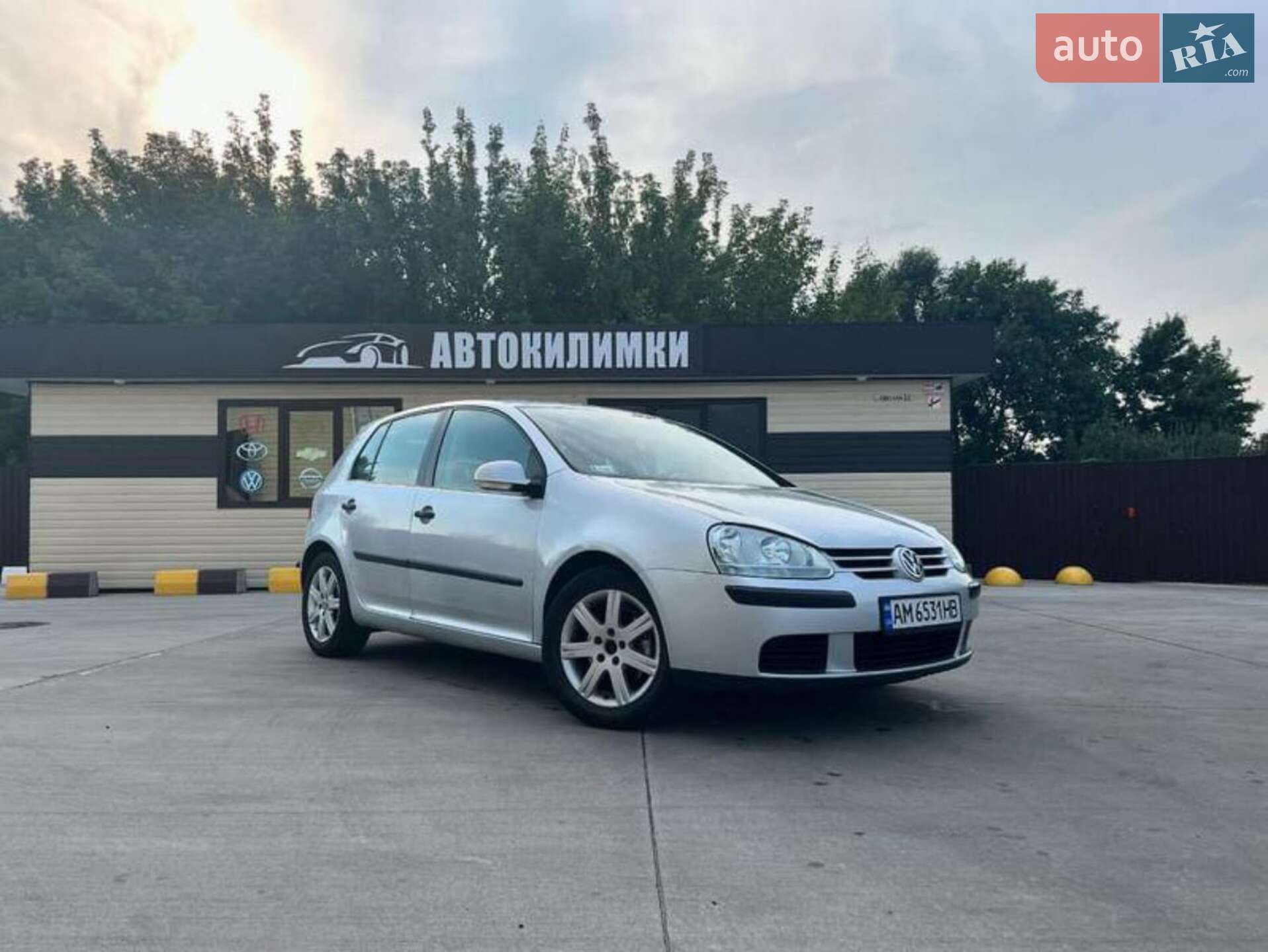 VOLKSWAGEN GOLF 2004