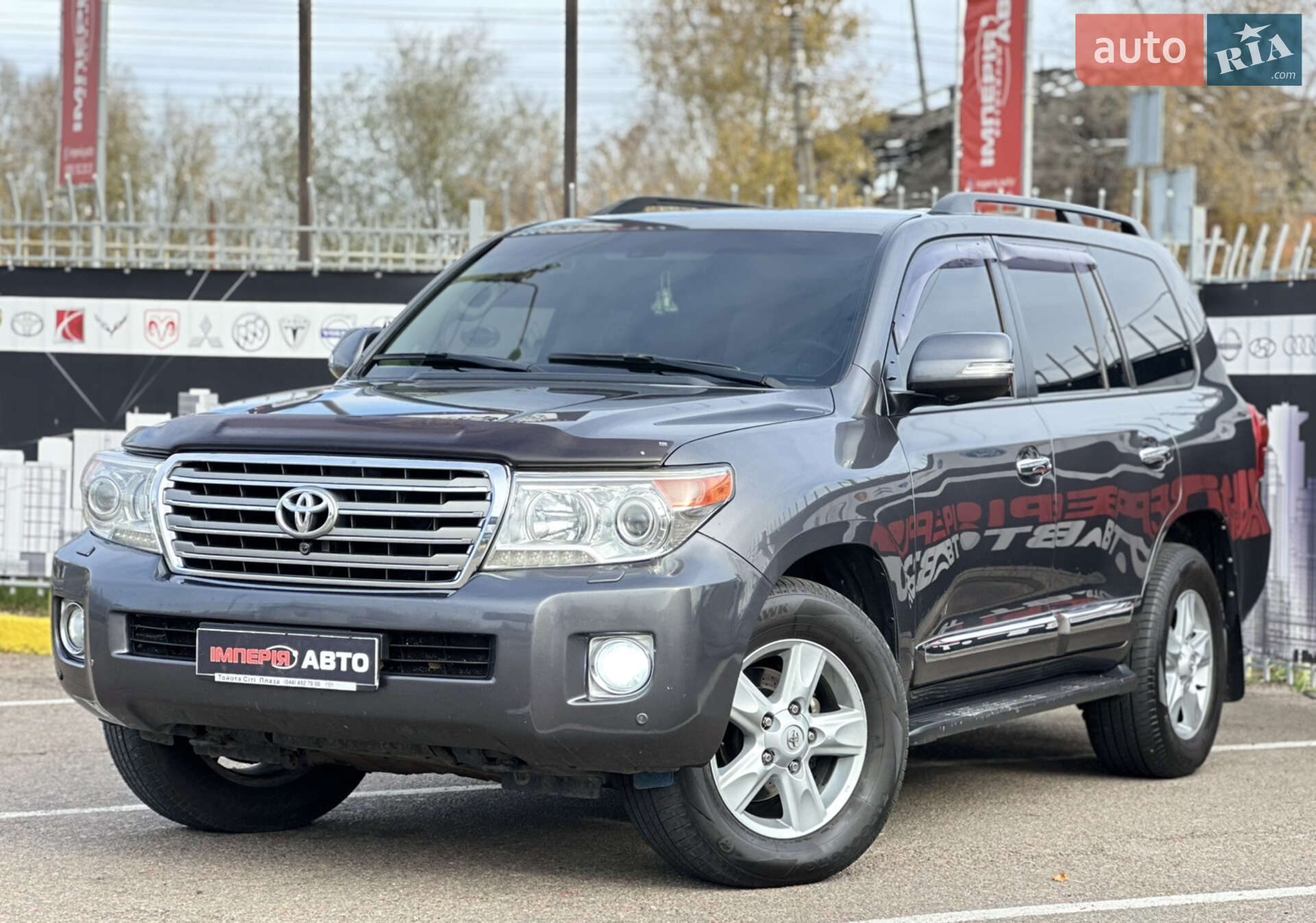 Головне фото звіту автомобіля TOYOTA LAND CRUISER 200 2013