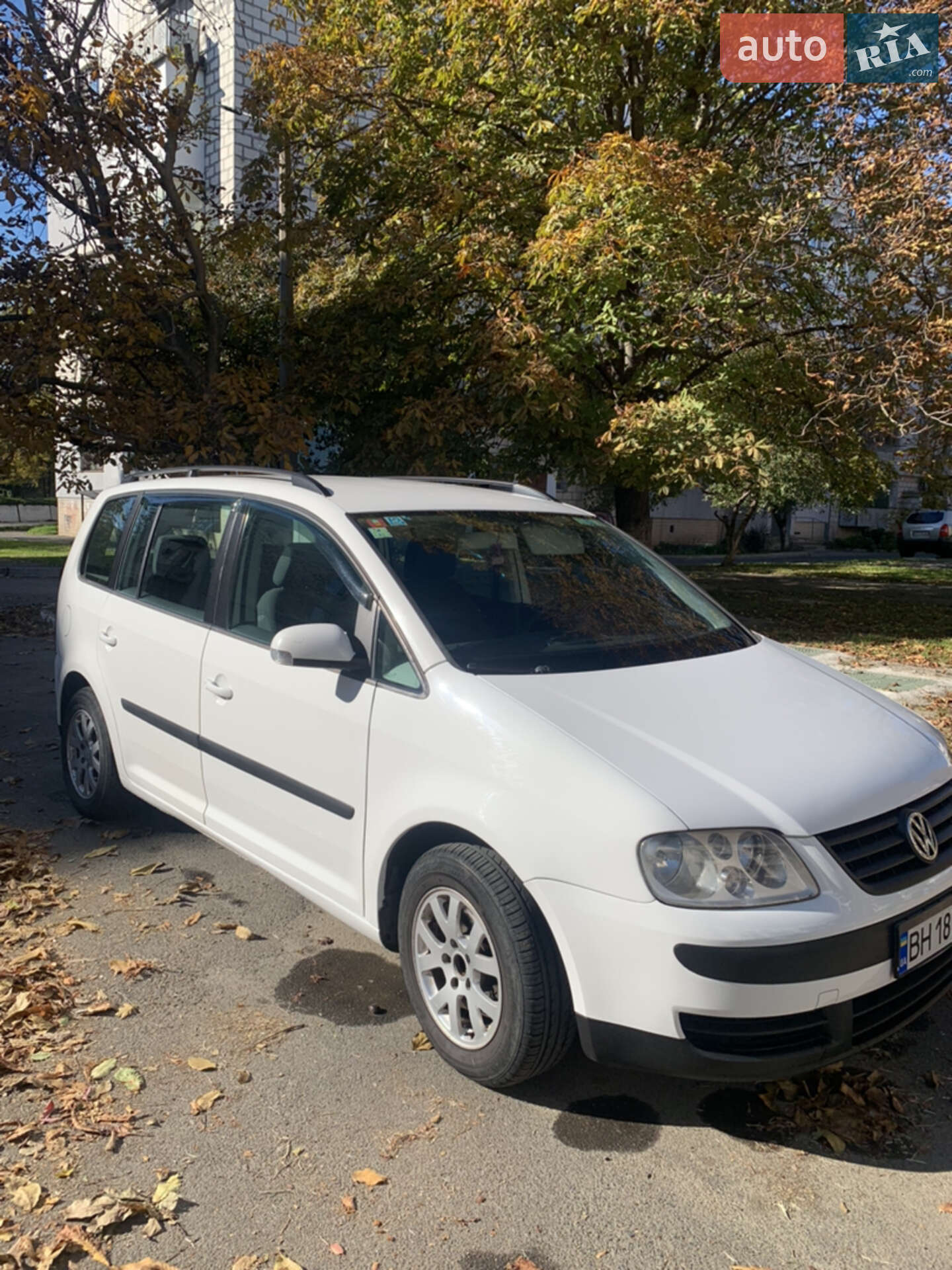VOLKSWAGEN TOURAN 2004