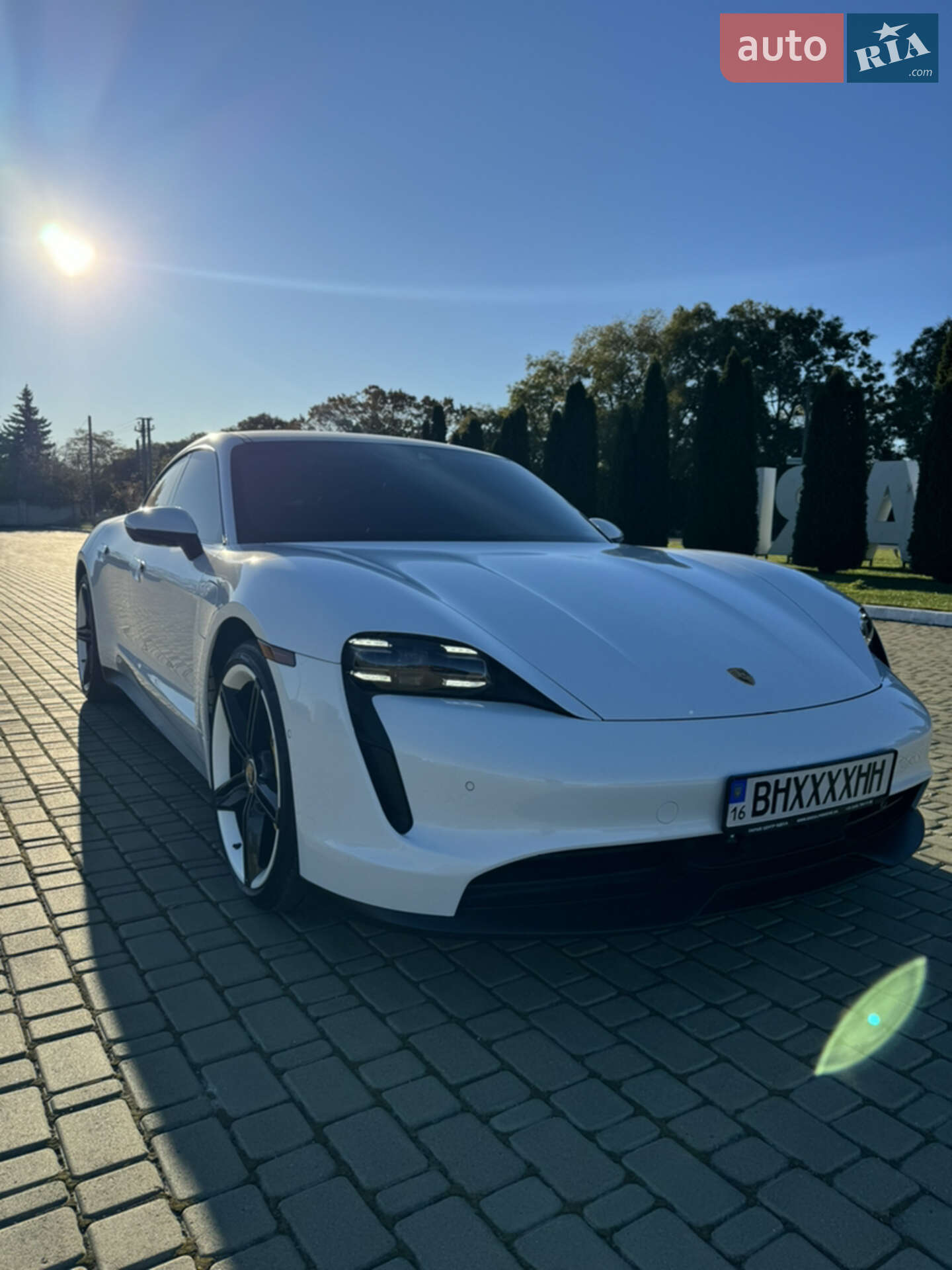 PORSCHE TAYCAN 2021