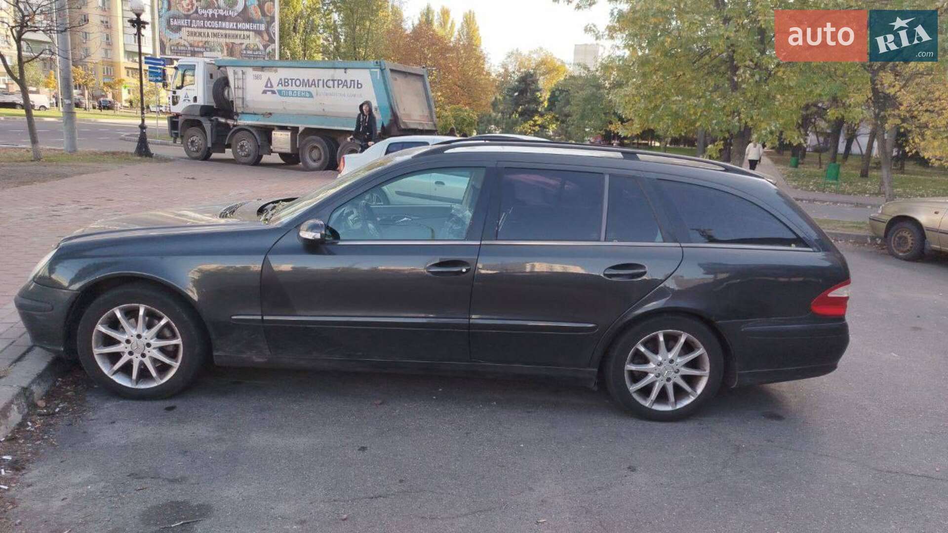 MERCEDES-BENZ E 200 2003
