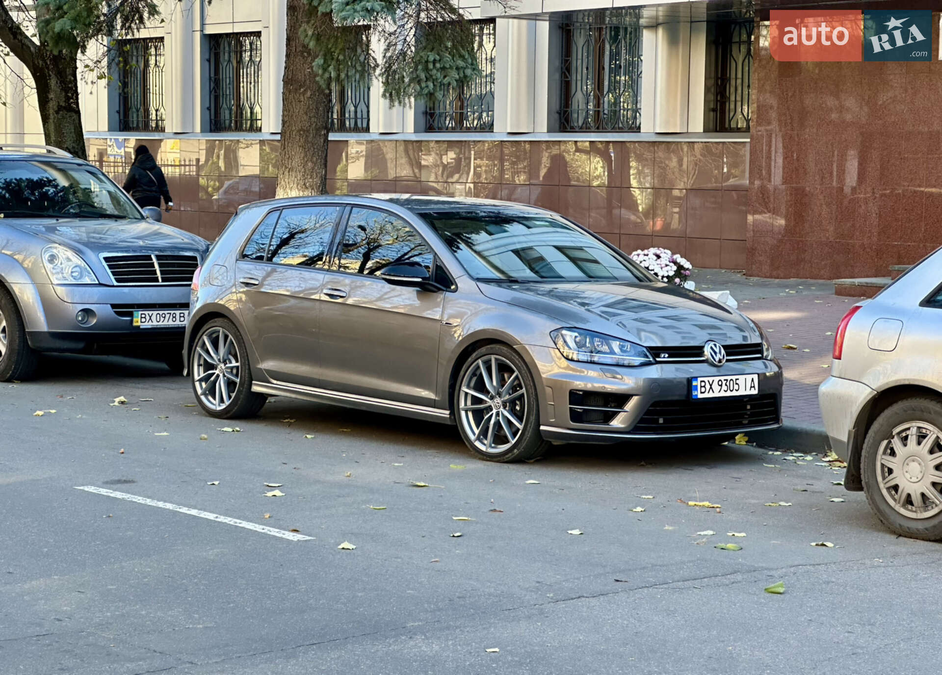 Головне фото звіту автомобіля VOLKSWAGEN GOLF R 2016