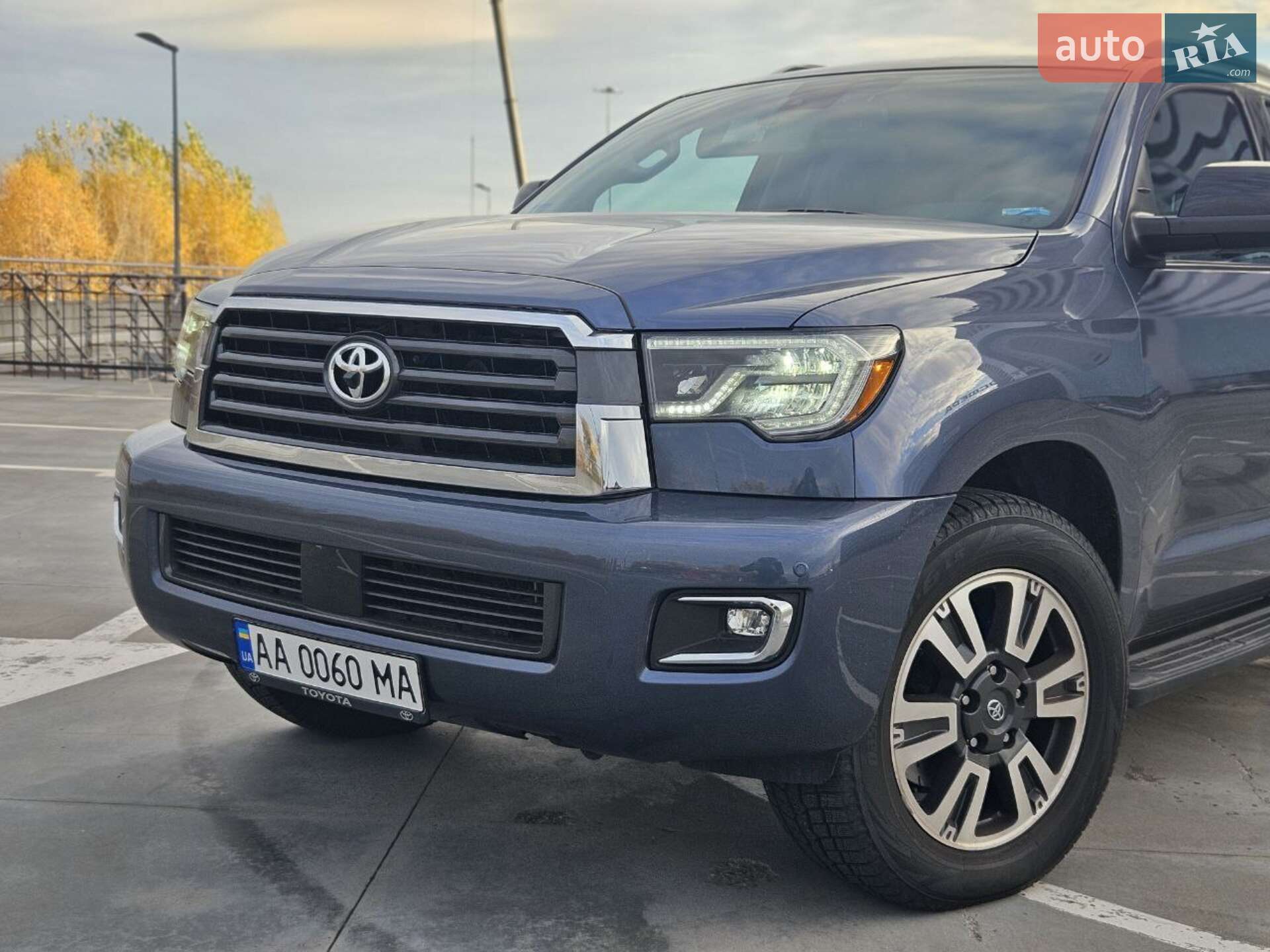 TOYOTA SEQUOIA 2017