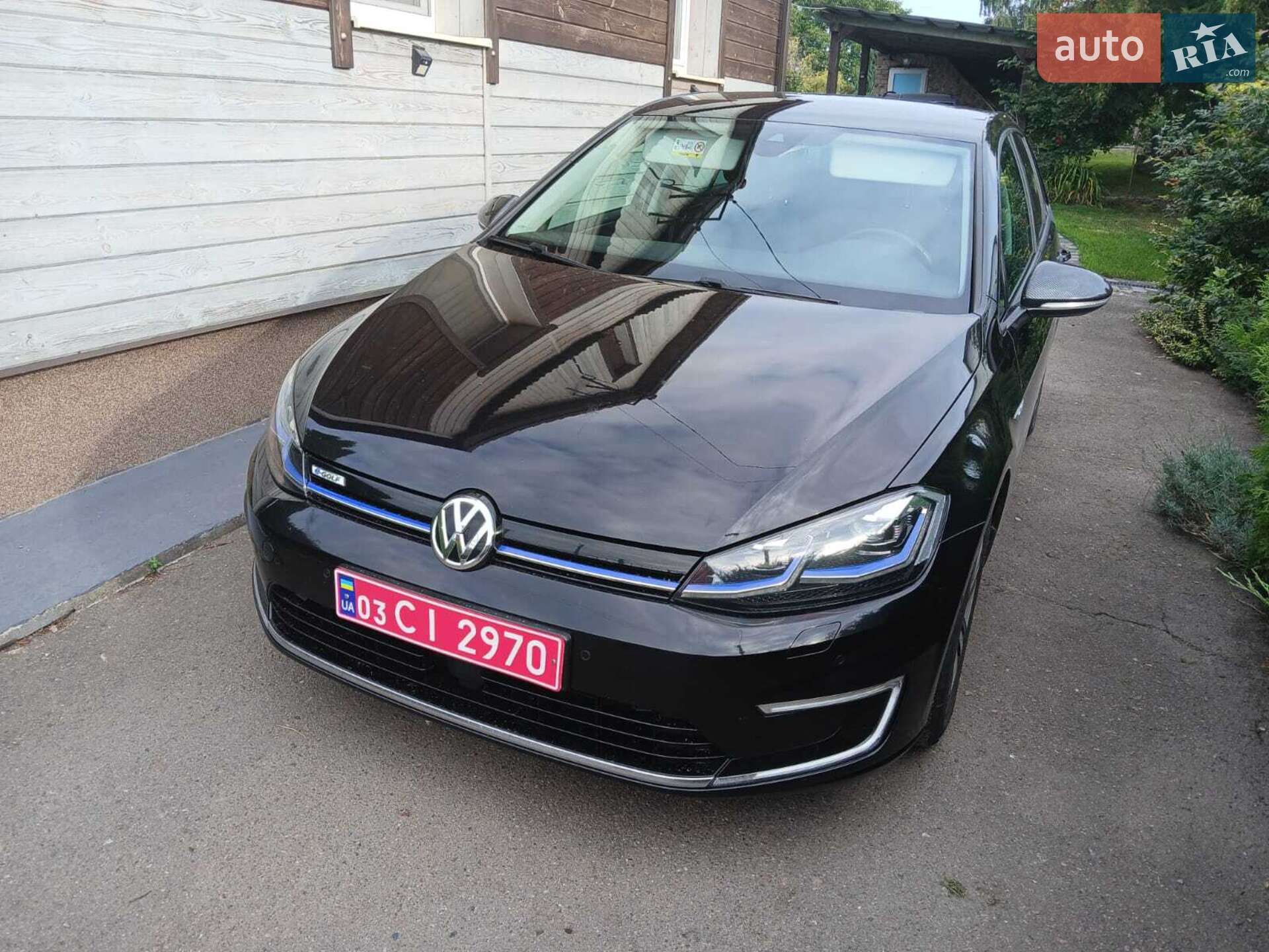 VOLKSWAGEN E-GOLF 2017