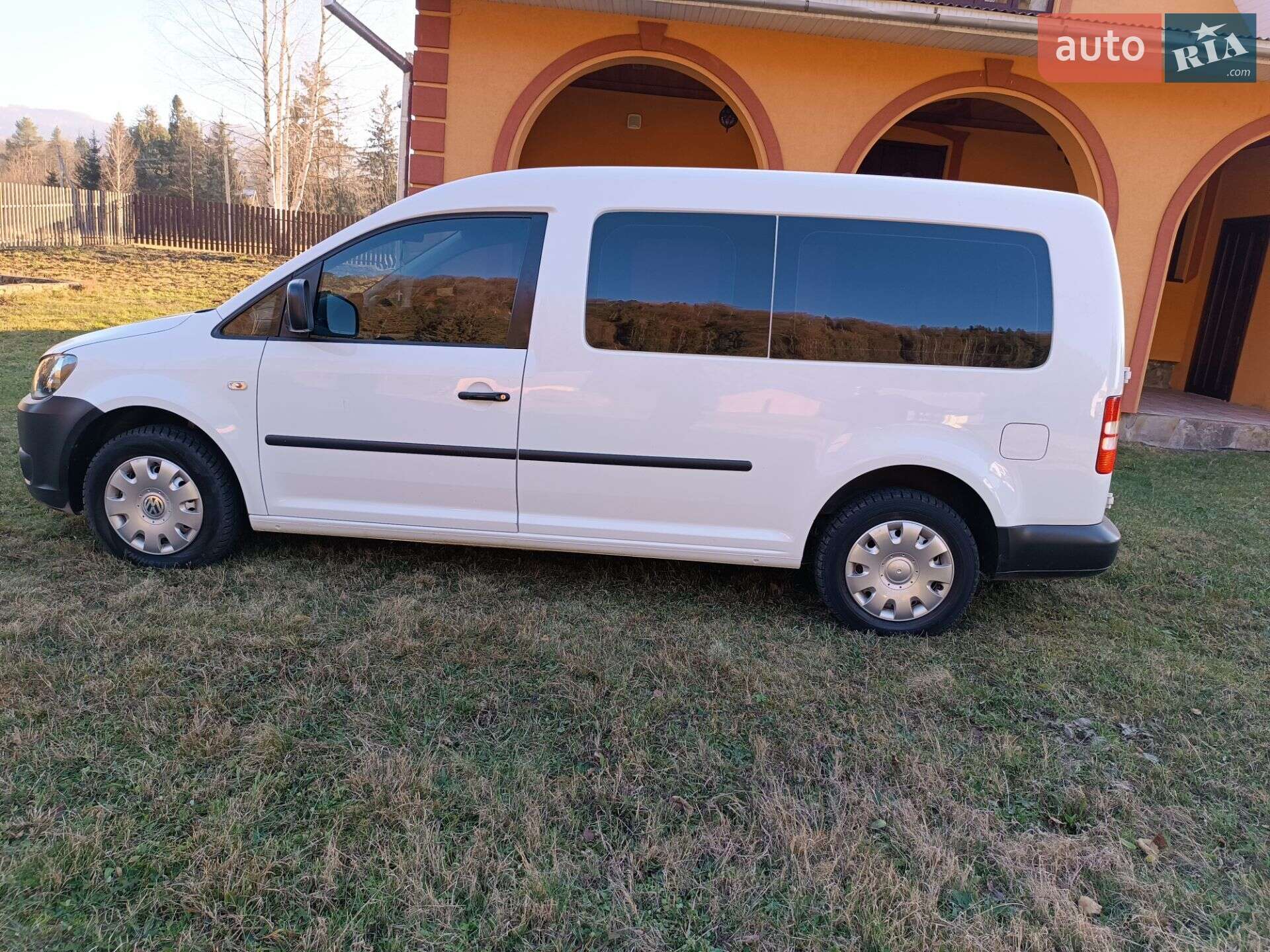 VOLKSWAGEN CADDY 2011